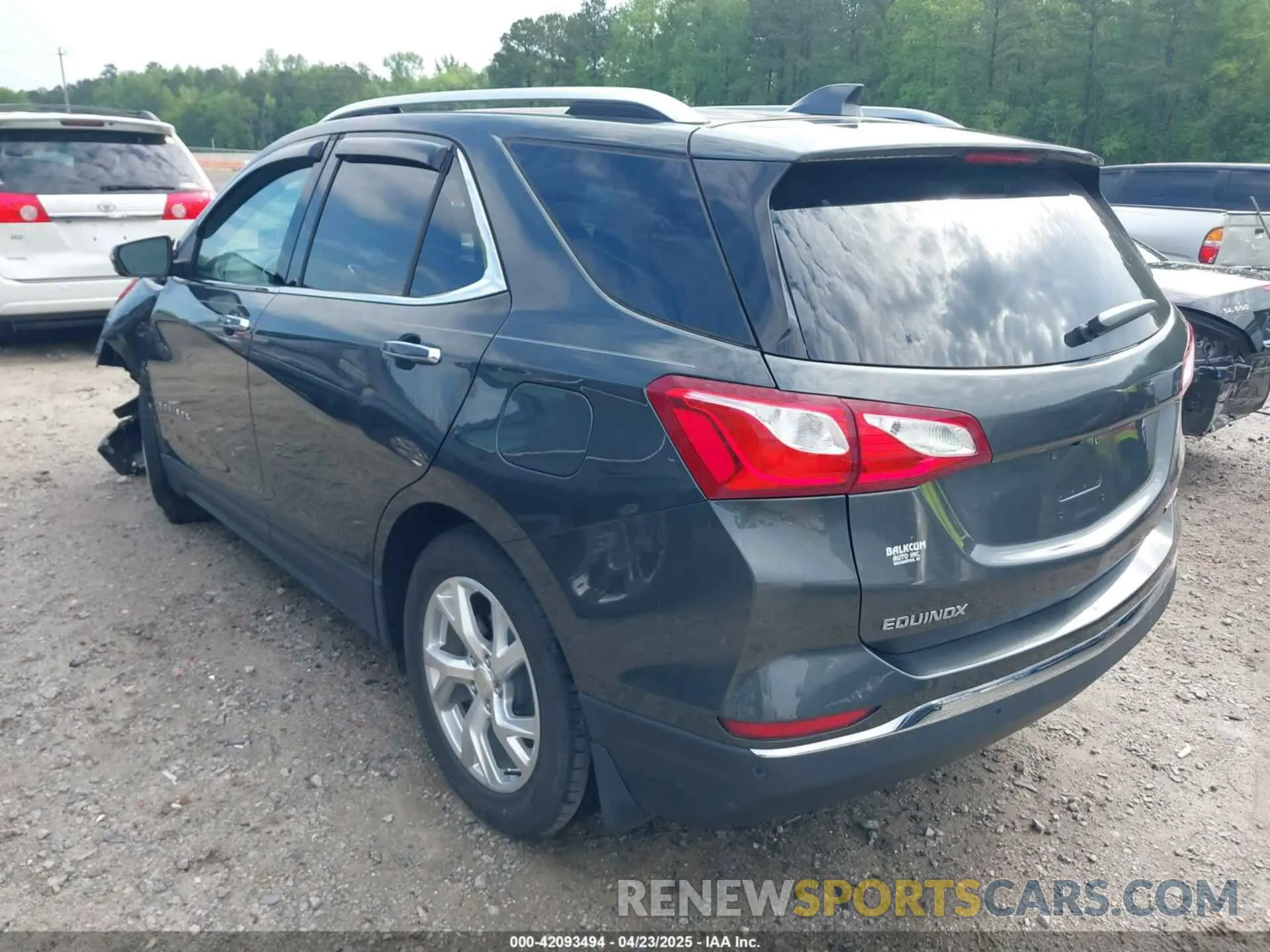 3 Photograph of a damaged car 3GNAXNEV9LS640052 CHEVROLET EQUINOX 2020