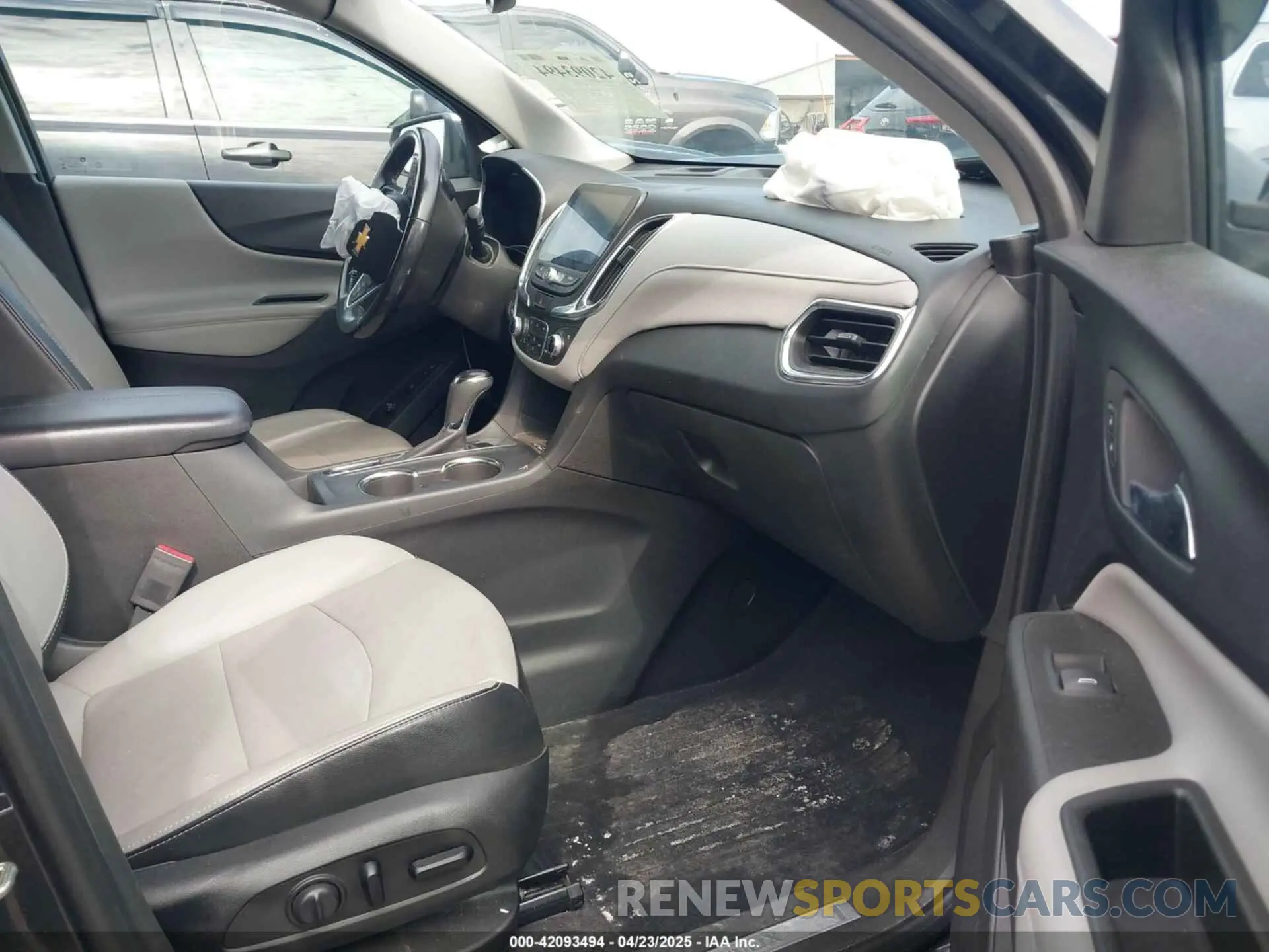 5 Photograph of a damaged car 3GNAXNEV9LS640052 CHEVROLET EQUINOX 2020