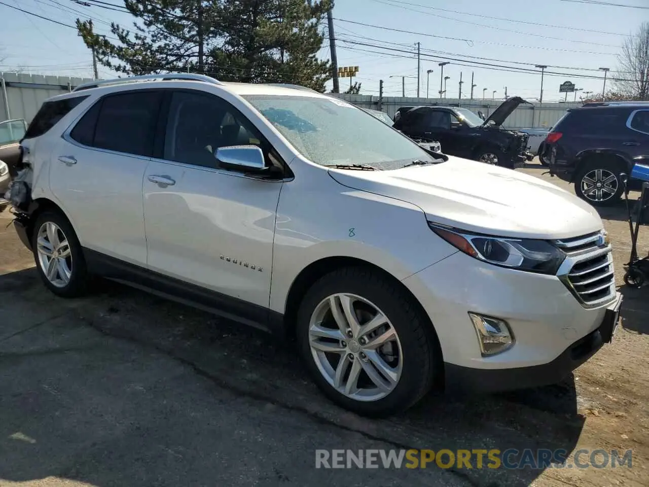 4 Photograph of a damaged car 3GNAXPEX1LS673222 CHEVROLET EQUINOX 2020