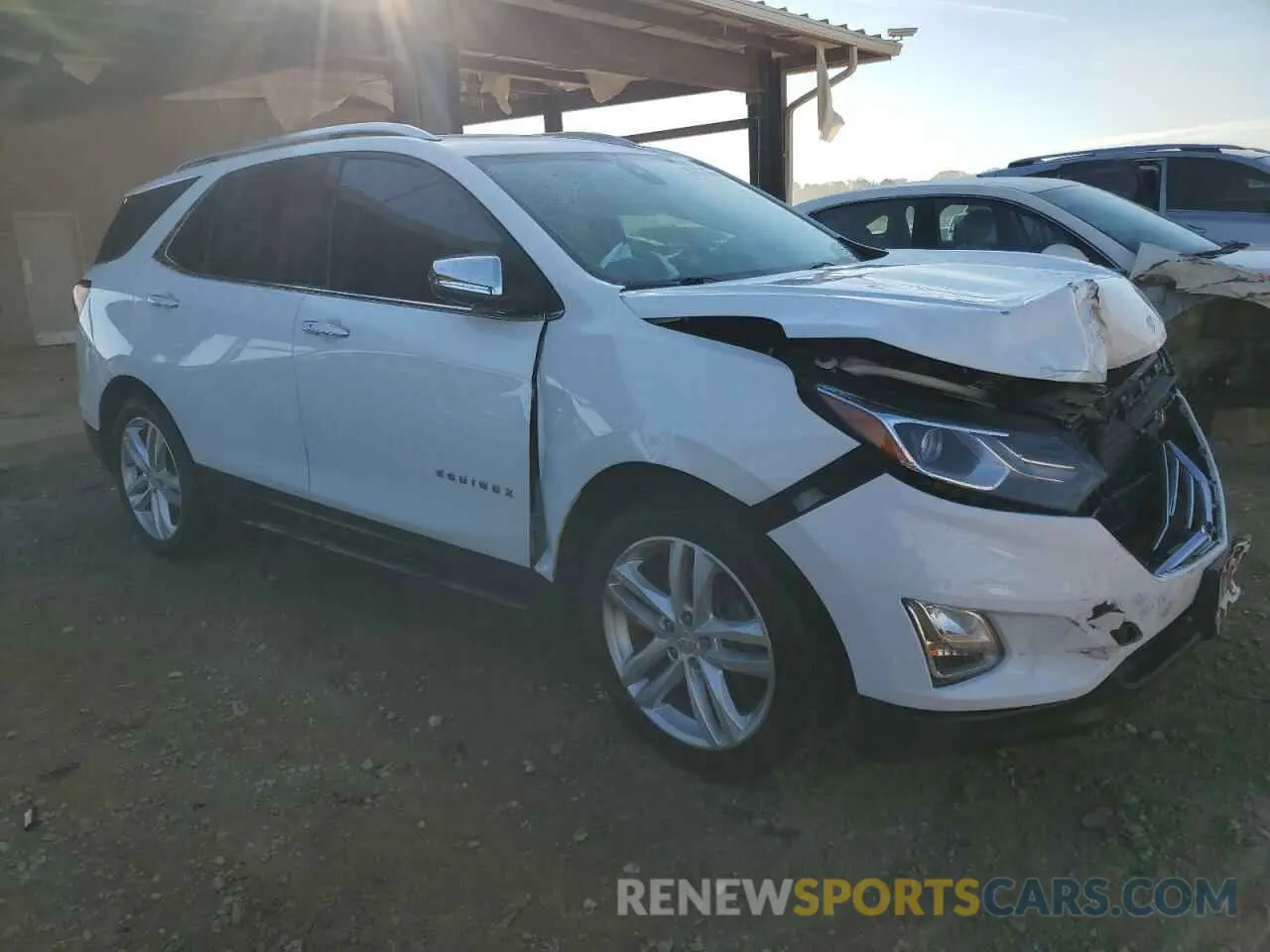 4 Photograph of a damaged car 3GNAXPEX9LS716608 CHEVROLET EQUINOX 2020