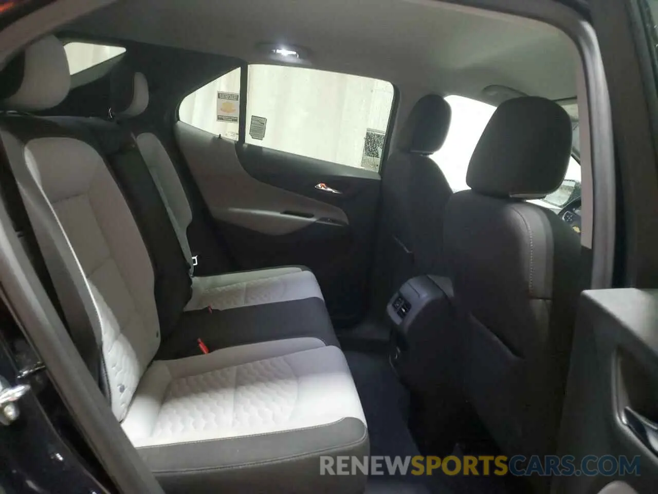 11 Photograph of a damaged car 3GNAXSEV1LS632087 CHEVROLET EQUINOX 2020