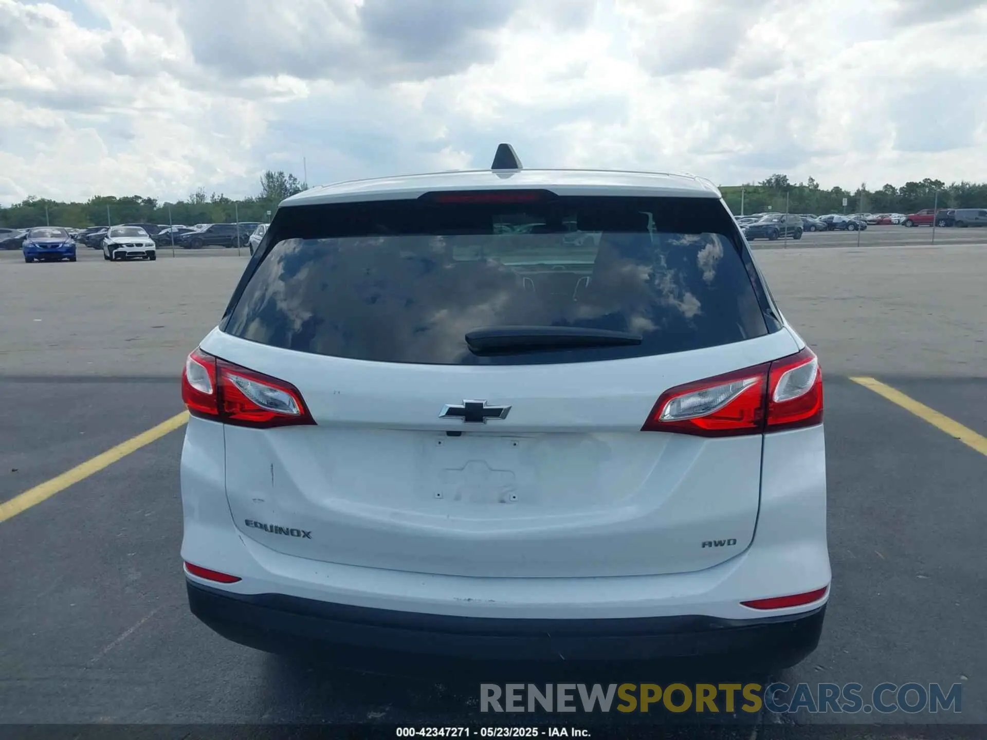 17 Photograph of a damaged car 3GNAXSEV2LS712840 CHEVROLET EQUINOX 2020