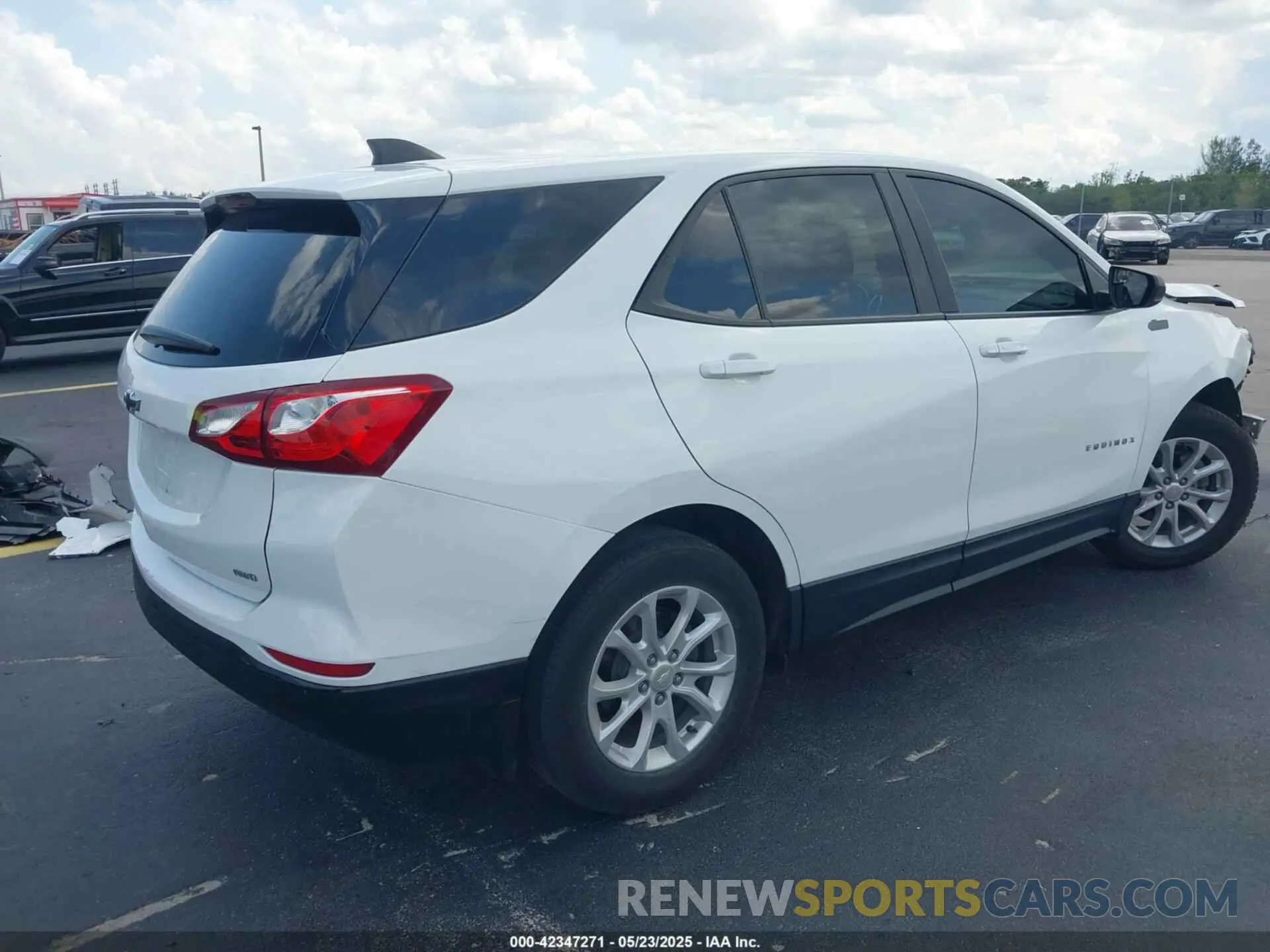 4 Photograph of a damaged car 3GNAXSEV2LS712840 CHEVROLET EQUINOX 2020