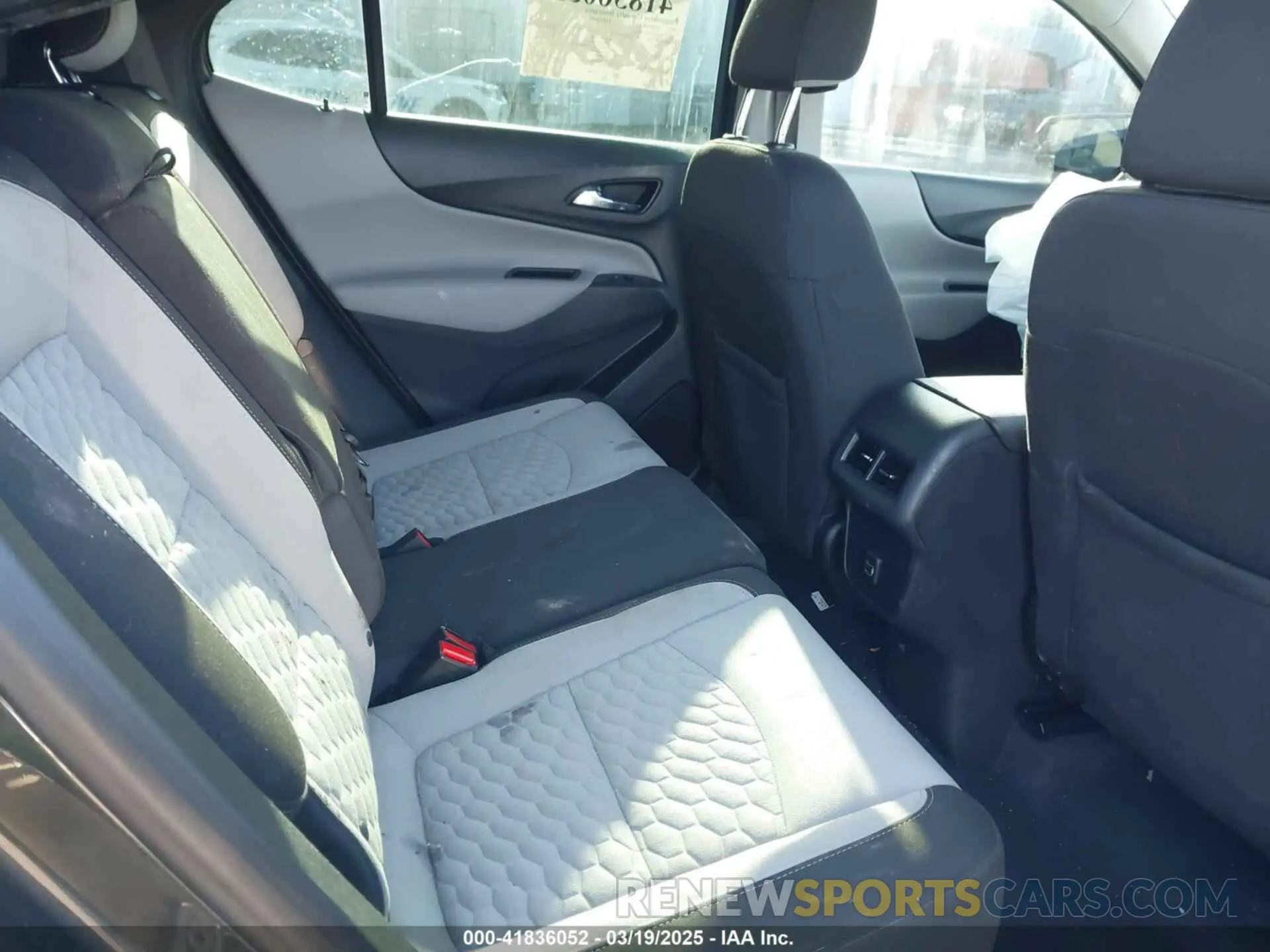 8 Photograph of a damaged car 3GNAXSEV4LS504720 CHEVROLET EQUINOX 2020