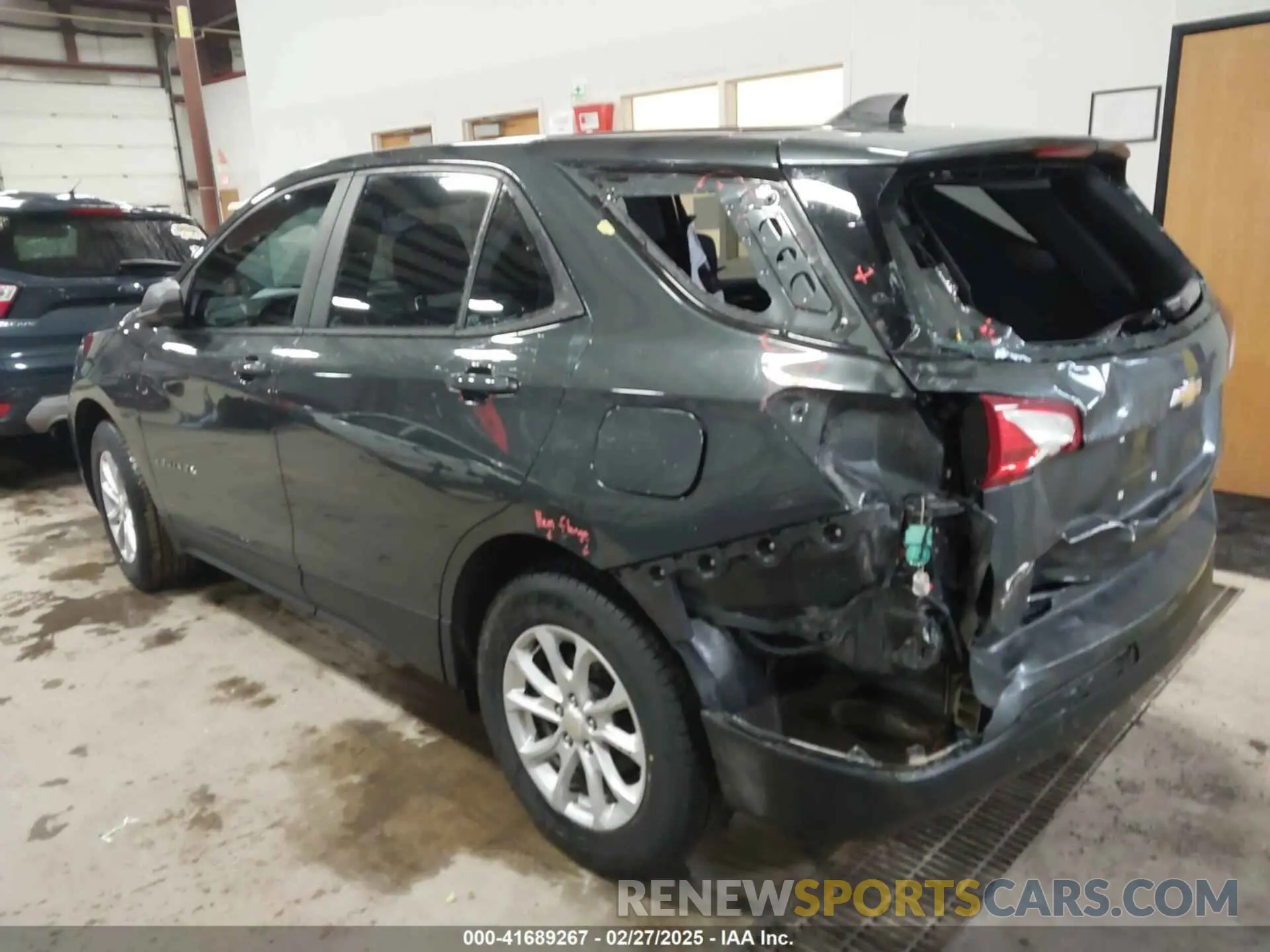 3 Photograph of a damaged car 3GNAXSEV4LS585766 CHEVROLET EQUINOX 2020