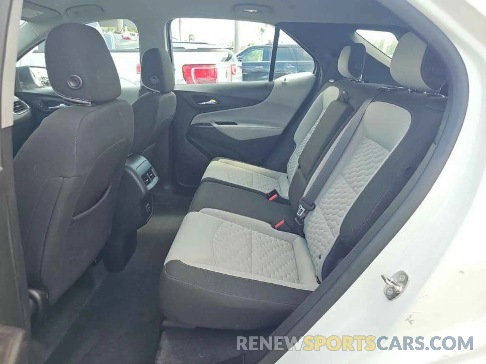 11 Photograph of a damaged car 3GNAXSEV4LS633587 CHEVROLET EQUINOX 2020