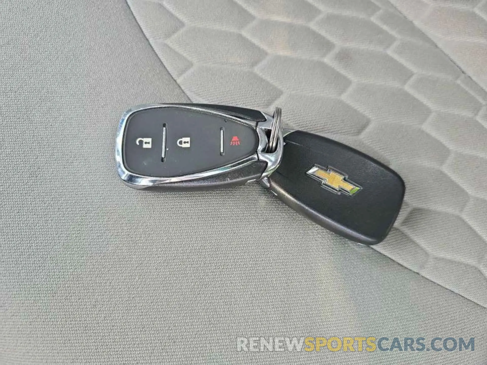 16 Photograph of a damaged car 3GNAXSEV4LS633587 CHEVROLET EQUINOX 2020