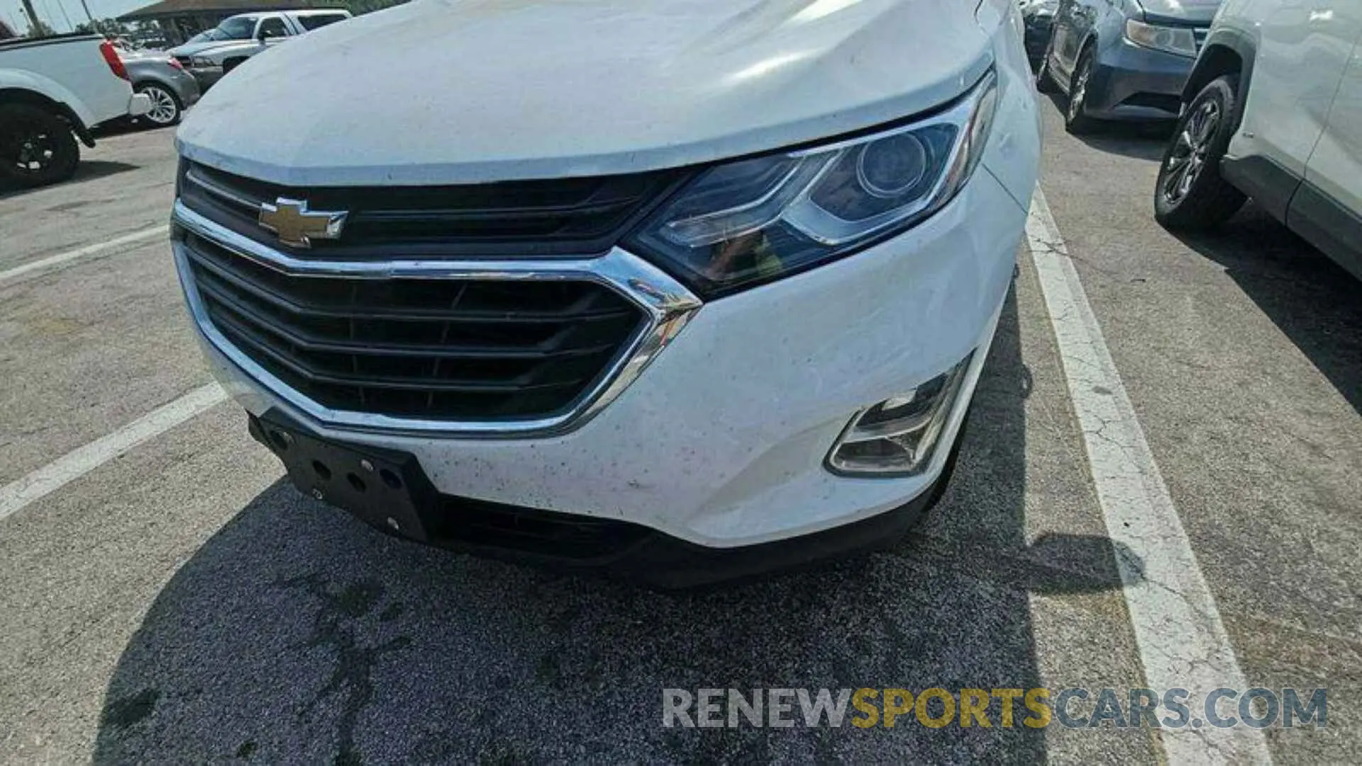 4 Photograph of a damaged car 3GNAXSEV4LS633587 CHEVROLET EQUINOX 2020