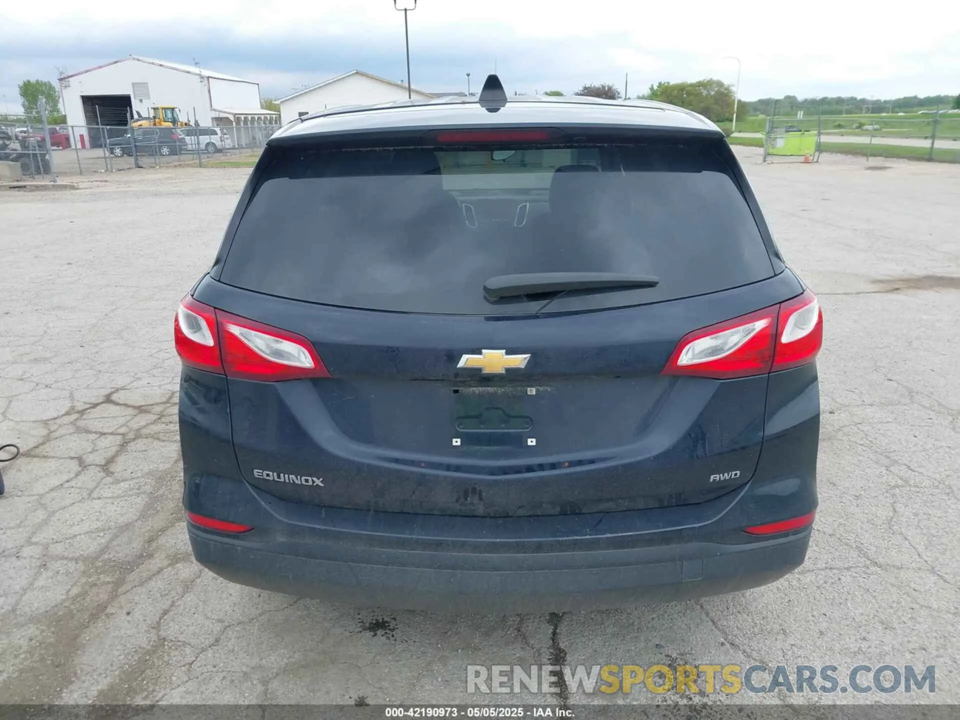 17 Photograph of a damaged car 3GNAXSEV4LS639308 CHEVROLET EQUINOX 2020