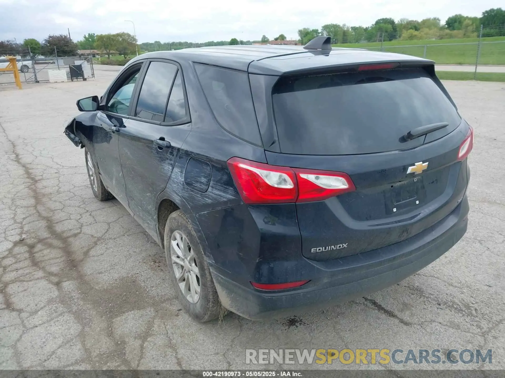3 Photograph of a damaged car 3GNAXSEV4LS639308 CHEVROLET EQUINOX 2020