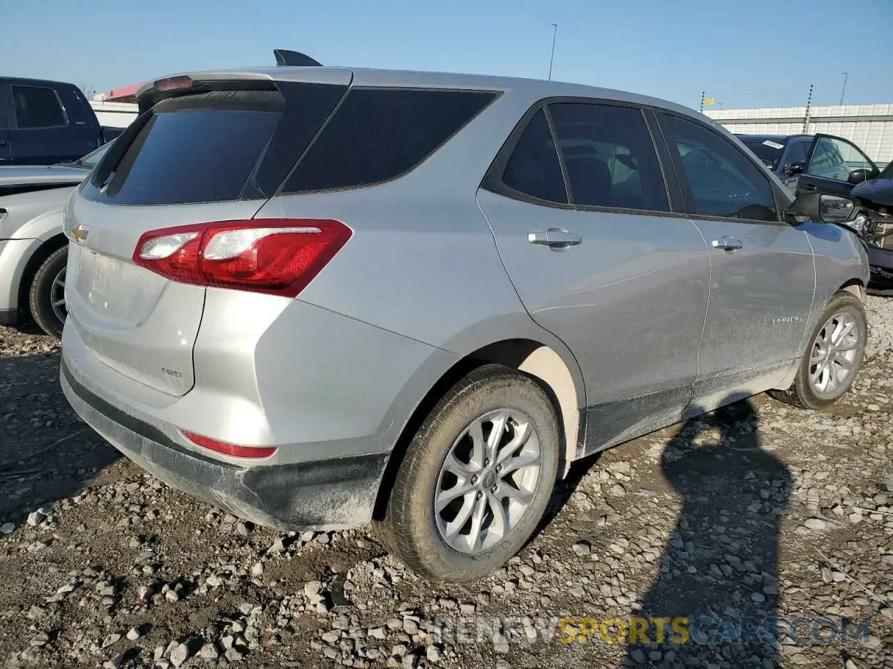 3 Photograph of a damaged car 3GNAXSEV5LS613851 CHEVROLET EQUINOX 2020