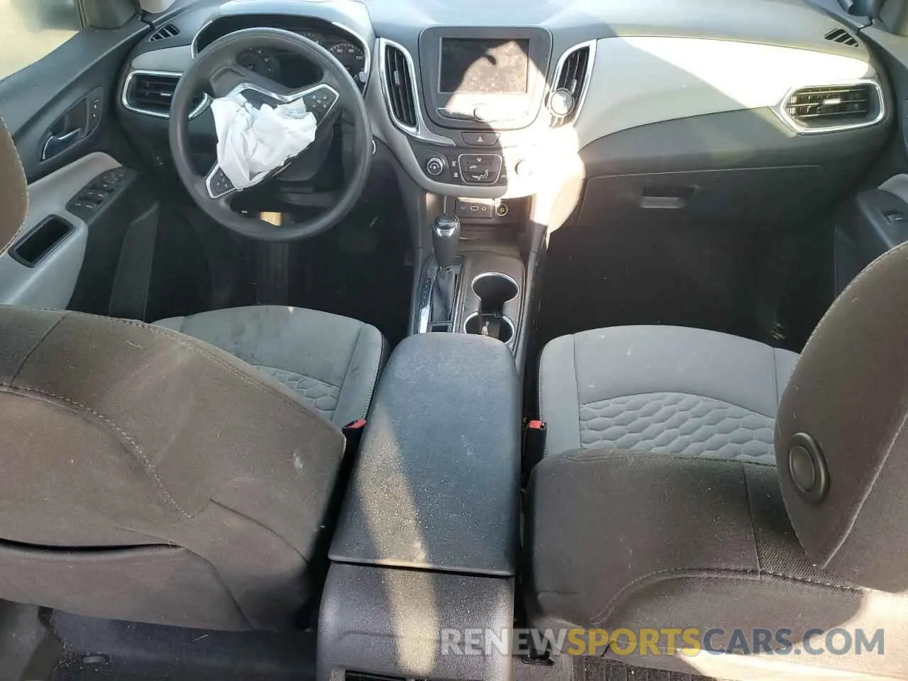 8 Photograph of a damaged car 3GNAXSEV5LS613851 CHEVROLET EQUINOX 2020