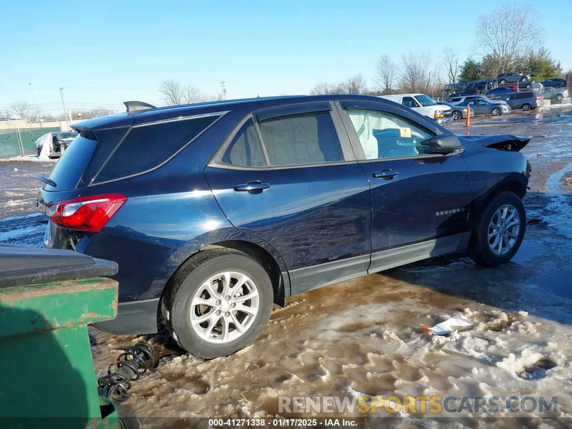 4 Photograph of a damaged car 3GNAXSEV5LS653413 CHEVROLET EQUINOX 2020