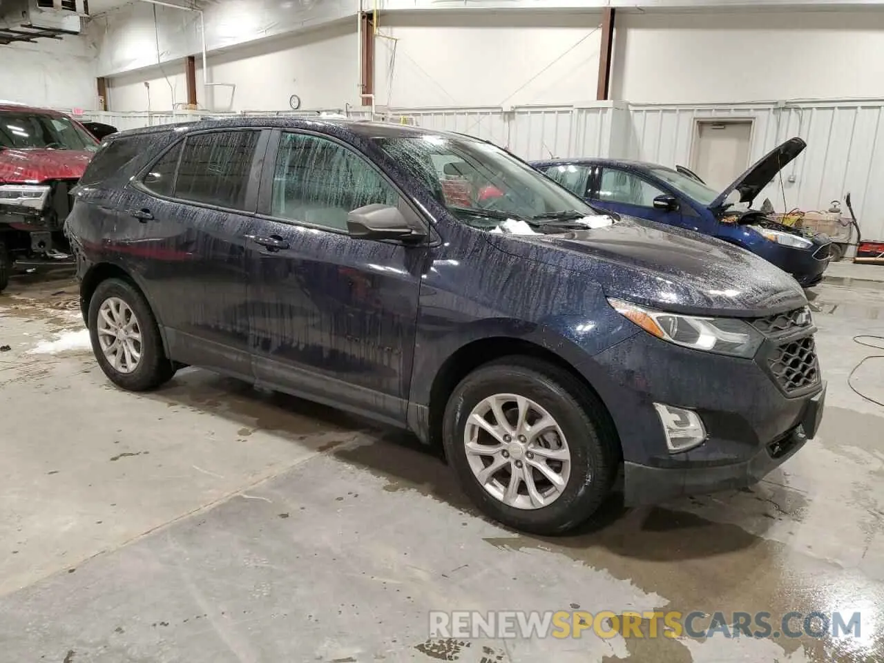 4 Photograph of a damaged car 3GNAXSEV6LS502564 CHEVROLET EQUINOX 2020