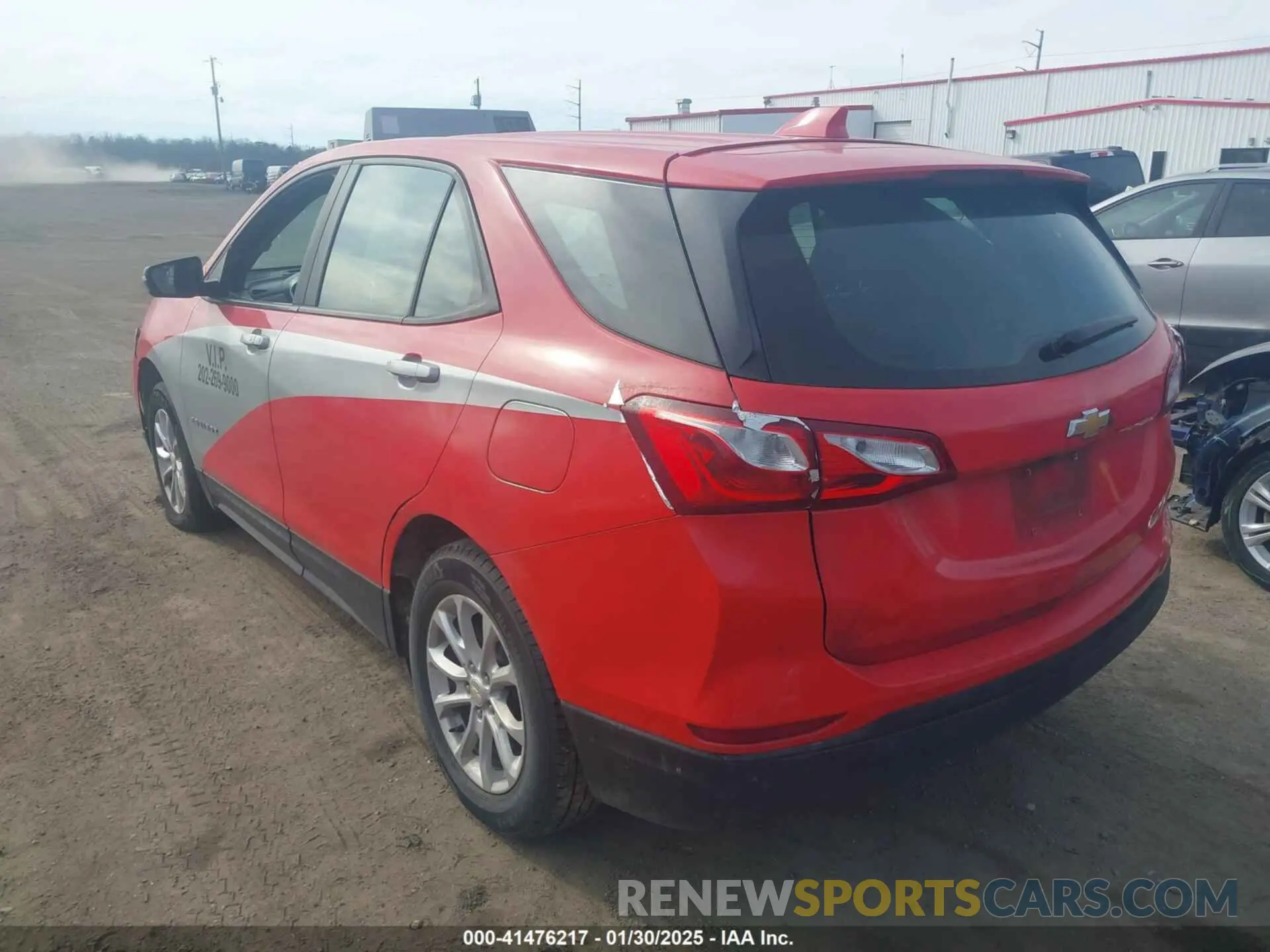 3 Photograph of a damaged car 3GNAXSEV6LS576955 CHEVROLET EQUINOX 2020