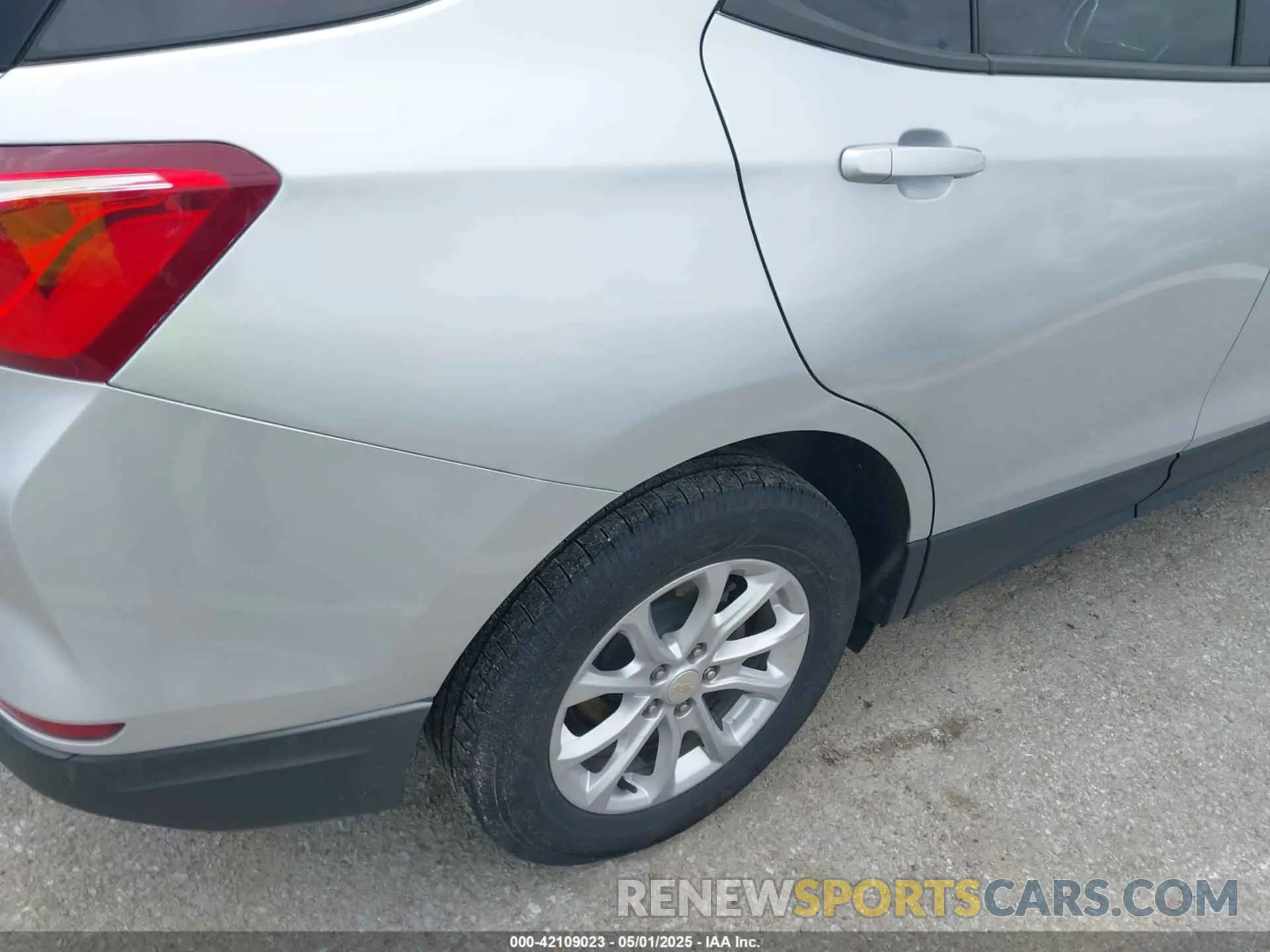 12 Photograph of a damaged car 3GNAXSEV6LS622896 CHEVROLET EQUINOX 2020