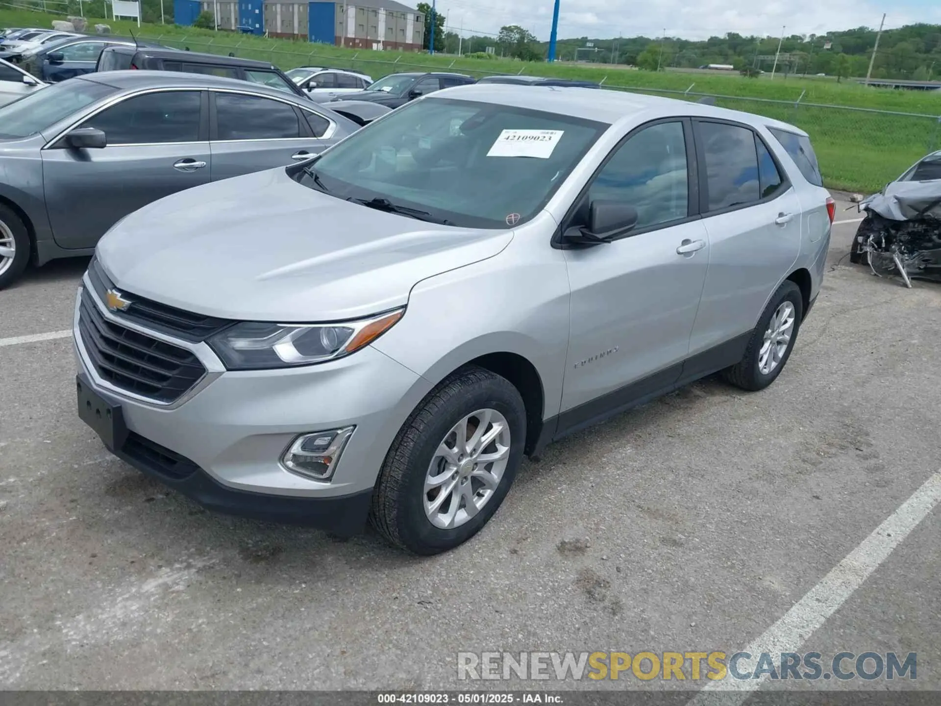 2 Photograph of a damaged car 3GNAXSEV6LS622896 CHEVROLET EQUINOX 2020