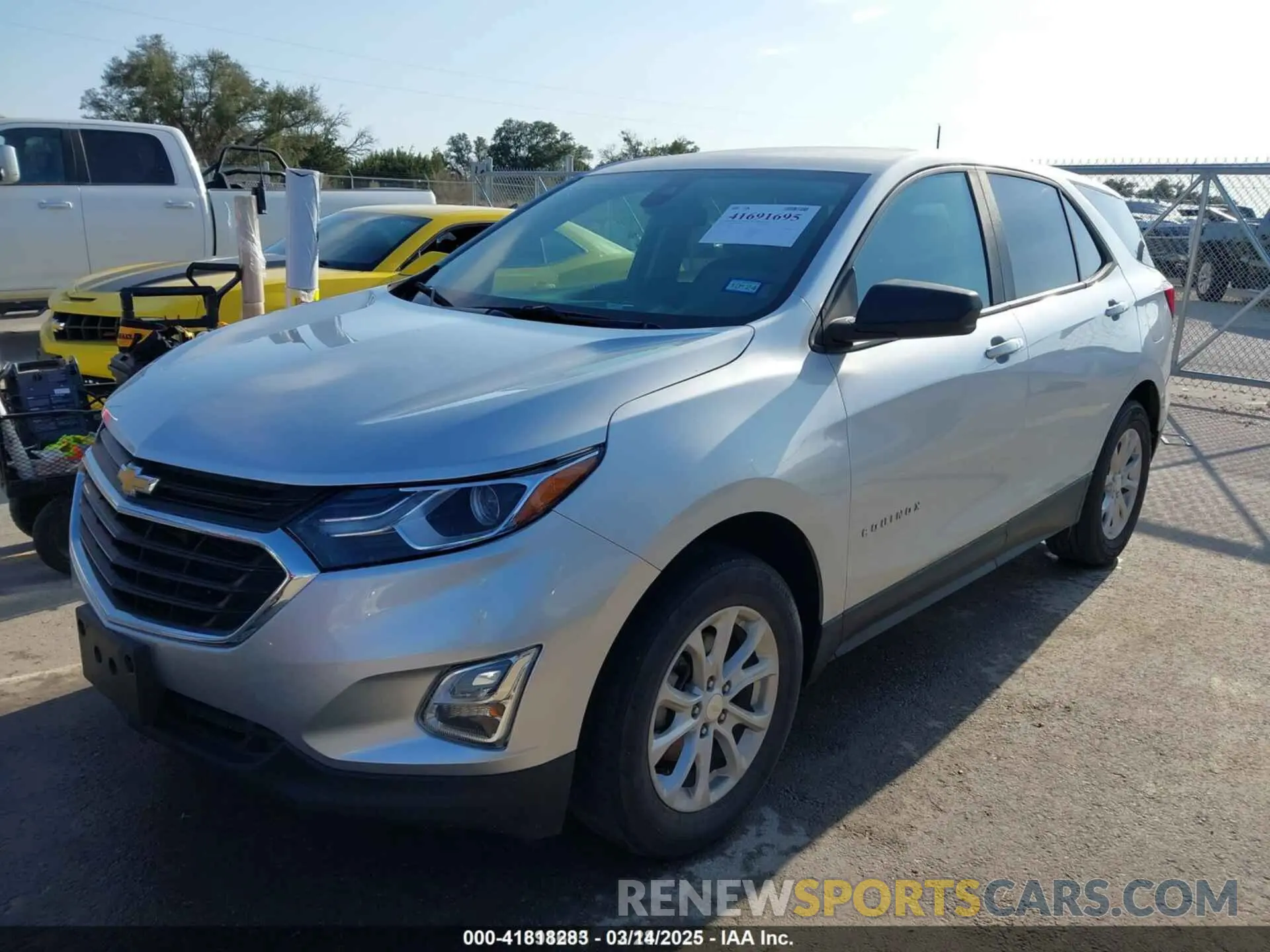 2 Photograph of a damaged car 3GNAXSEV7LS665529 CHEVROLET EQUINOX 2020
