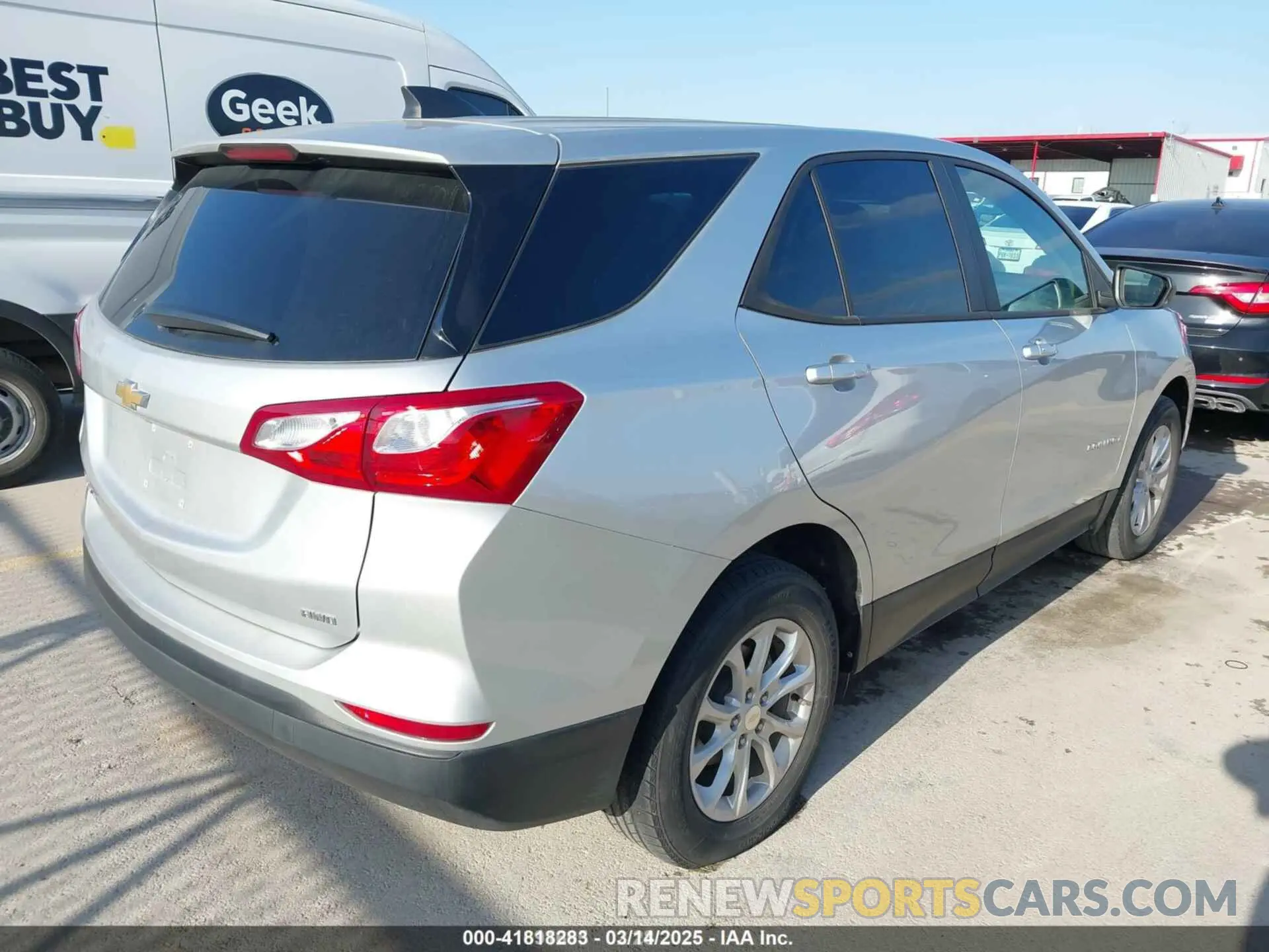 4 Photograph of a damaged car 3GNAXSEV7LS665529 CHEVROLET EQUINOX 2020