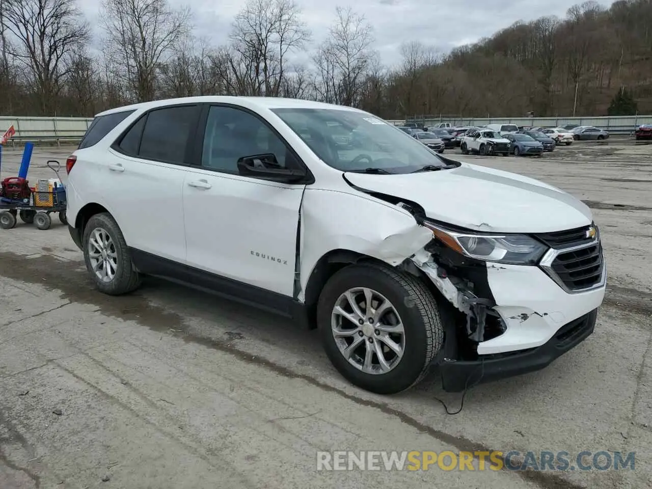 4 Photograph of a damaged car 3GNAXSEV7LS700182 CHEVROLET EQUINOX 2020