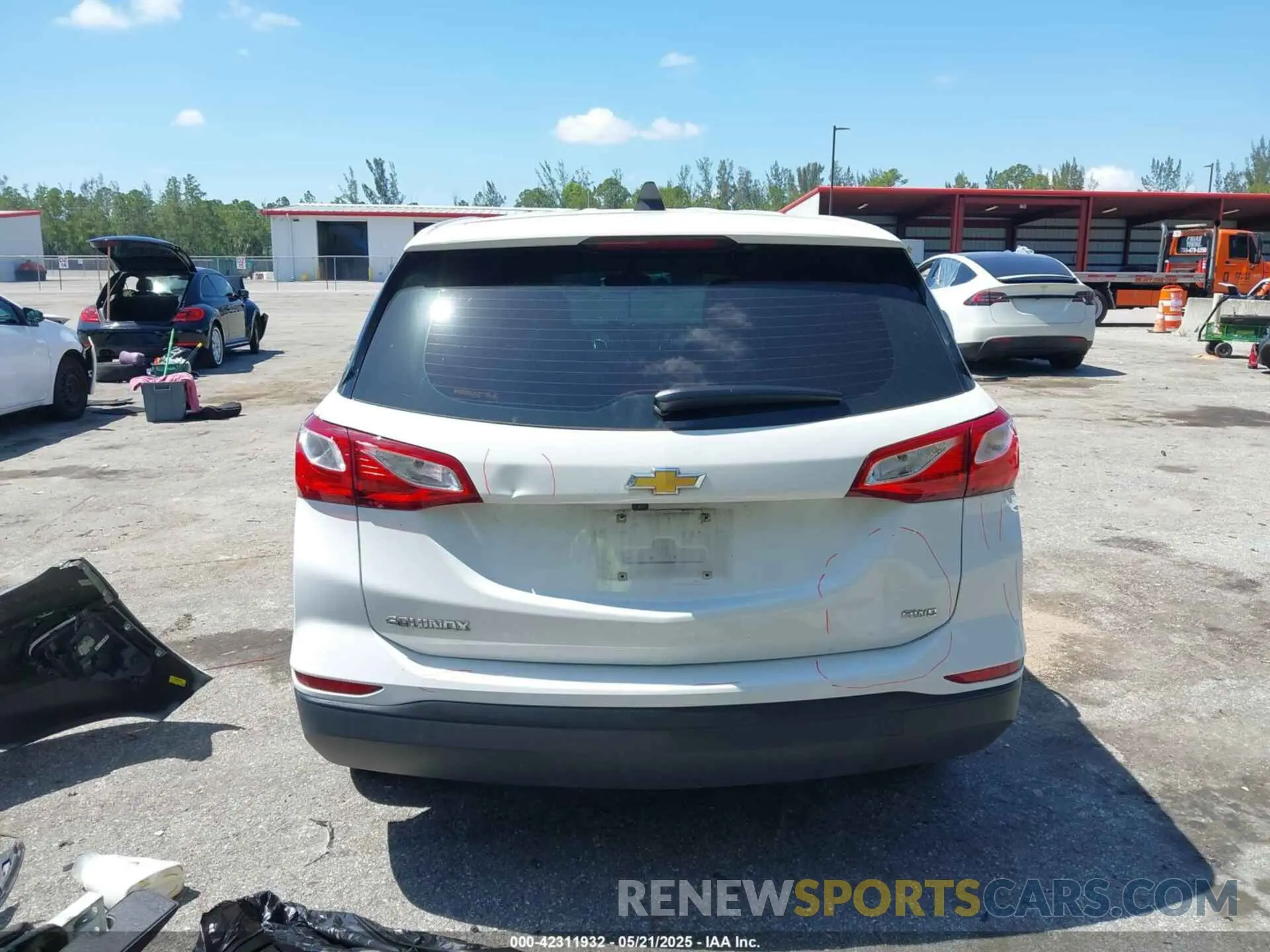 16 Photograph of a damaged car 3GNAXSEV8LS709523 CHEVROLET EQUINOX 2020
