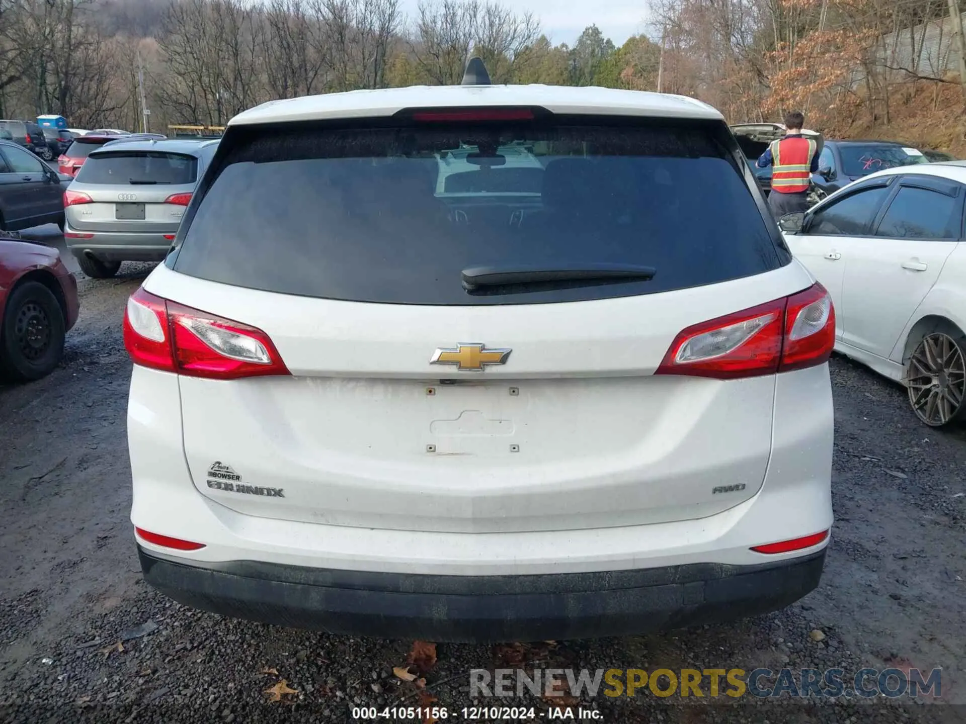 17 Photograph of a damaged car 3GNAXSEV9LS559566 CHEVROLET EQUINOX 2020