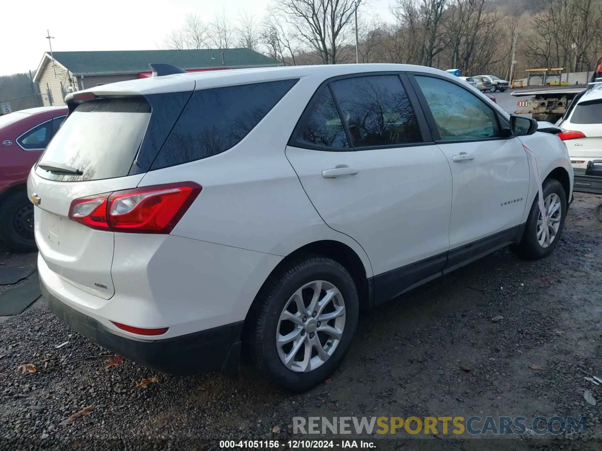 4 Photograph of a damaged car 3GNAXSEV9LS559566 CHEVROLET EQUINOX 2020