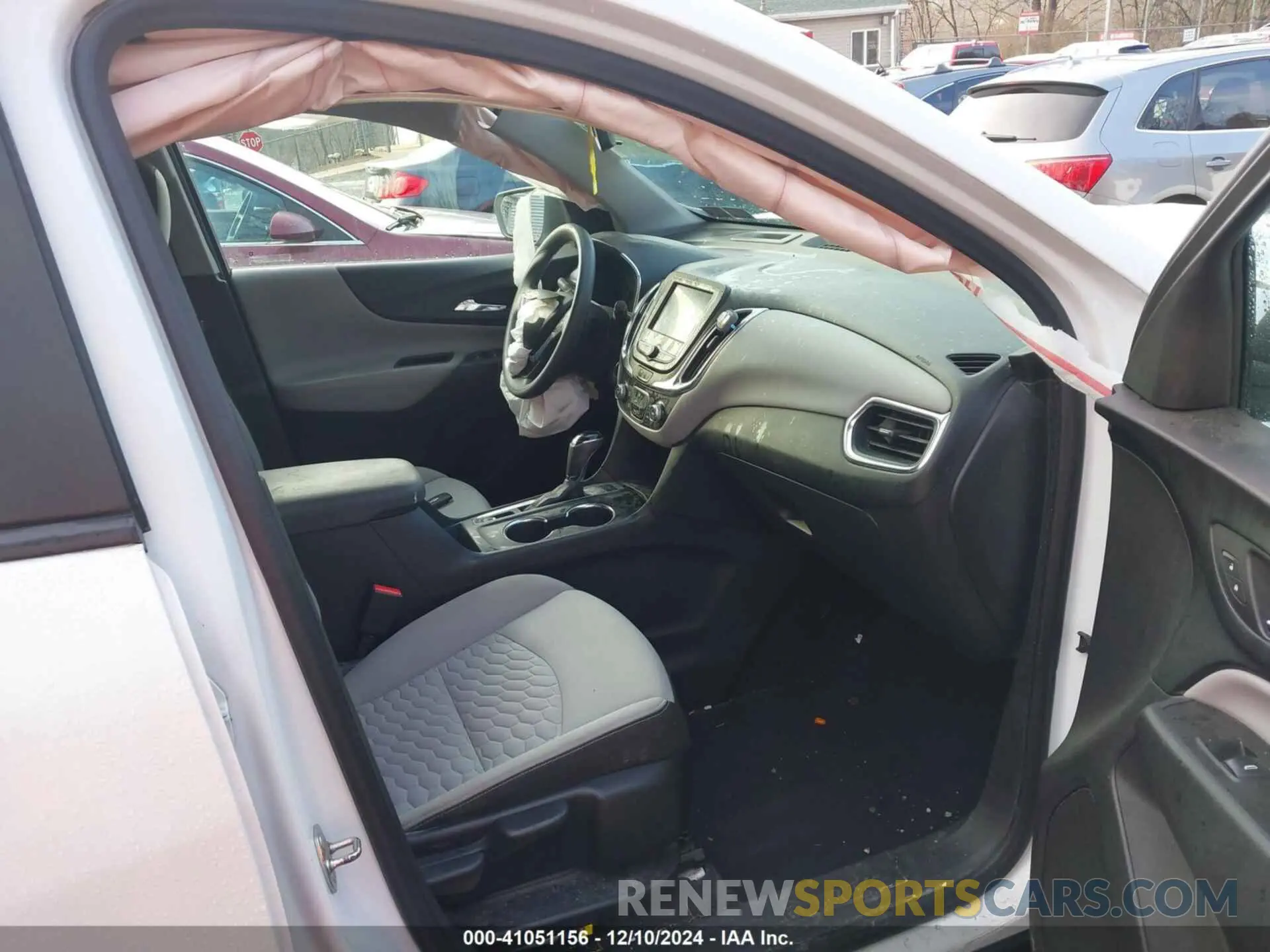 5 Photograph of a damaged car 3GNAXSEV9LS559566 CHEVROLET EQUINOX 2020