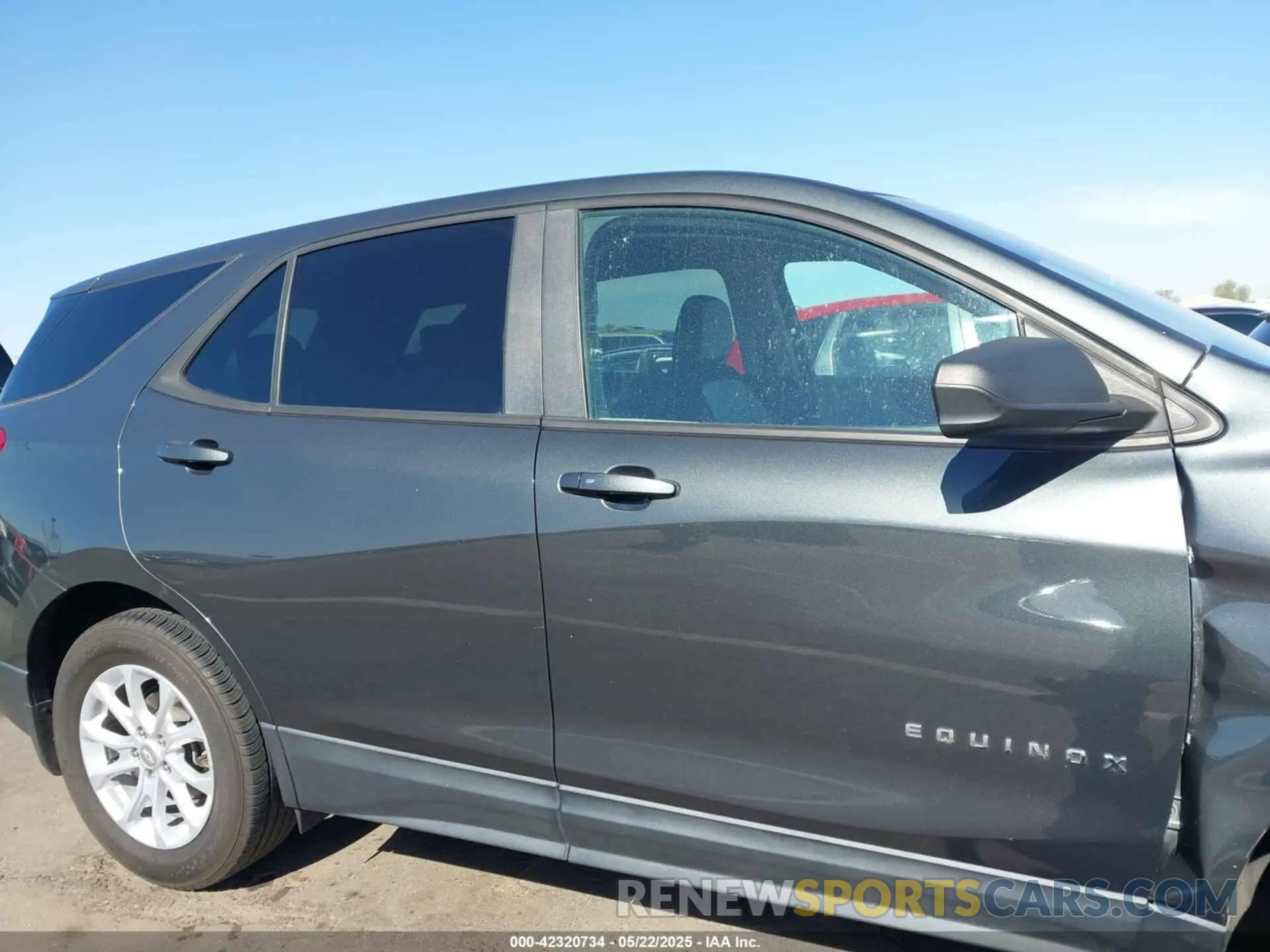 13 Photograph of a damaged car 3GNAXSEV9LS563651 CHEVROLET EQUINOX 2020