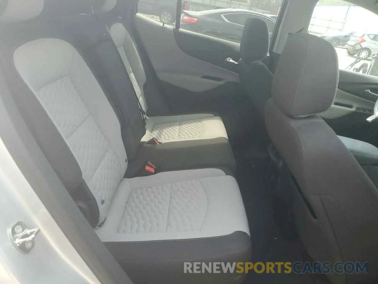 10 Photograph of a damaged car 3GNAXSEV9LS649123 CHEVROLET EQUINOX 2020