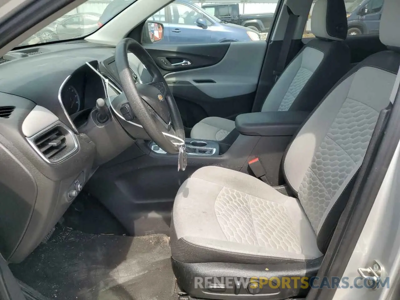 7 Photograph of a damaged car 3GNAXSEV9LS649123 CHEVROLET EQUINOX 2020