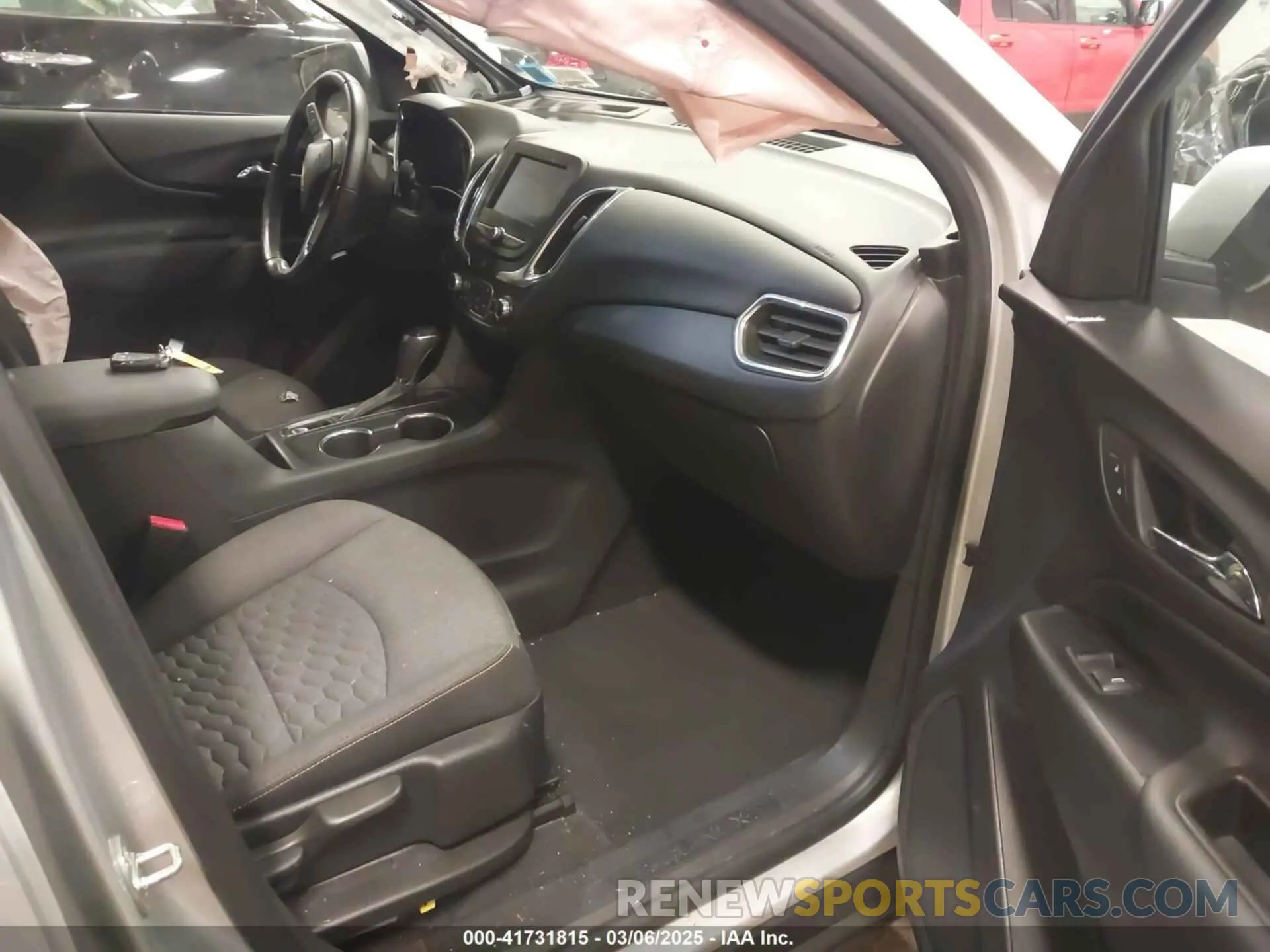 5 Photograph of a damaged car 3GNAXTEV1LS520797 CHEVROLET EQUINOX 2020