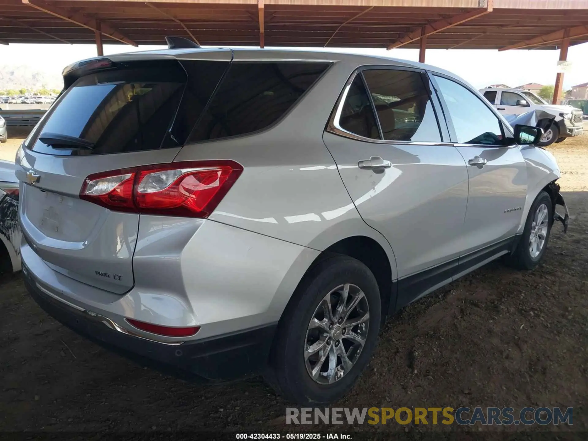 4 Photograph of a damaged car 3GNAXTEV2LS726176 CHEVROLET EQUINOX 2020