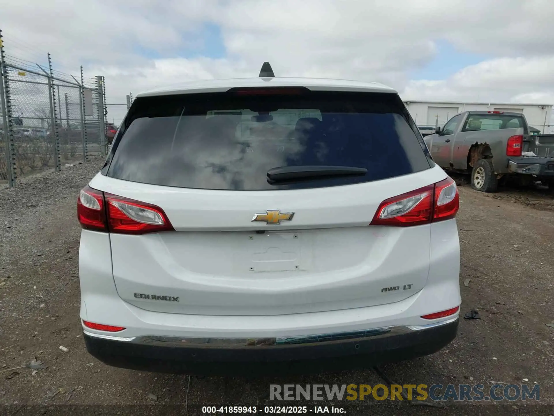 17 Photograph of a damaged car 3GNAXTEV3LL256461 CHEVROLET EQUINOX 2020