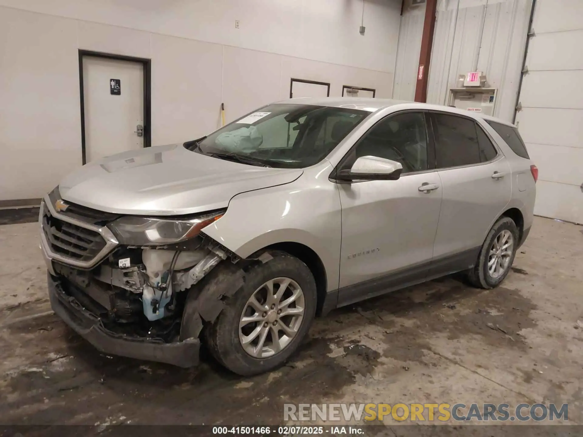 2 Photograph of a damaged car 3GNAXTEV6LS583166 CHEVROLET EQUINOX 2020