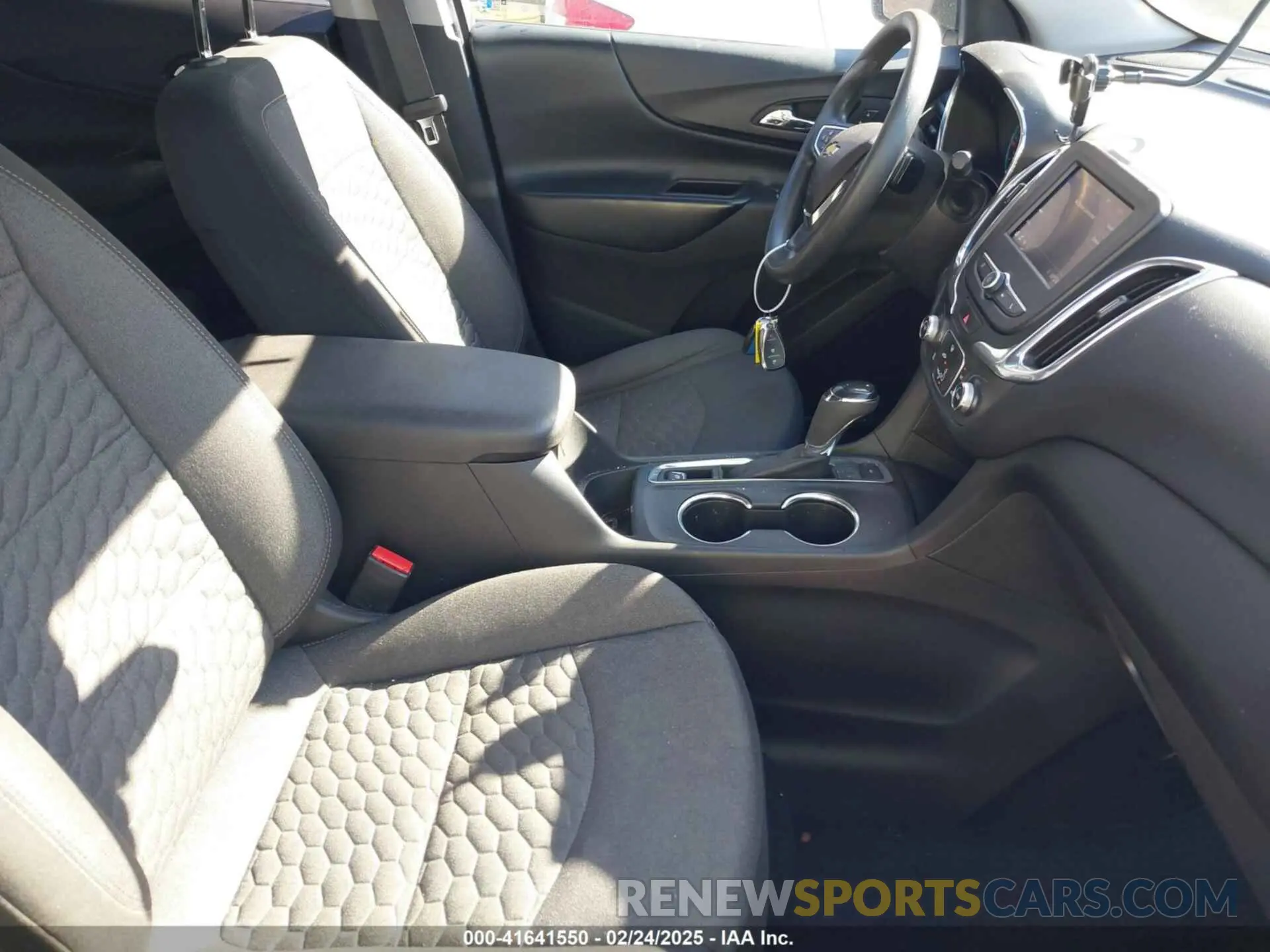 5 Photograph of a damaged car 3GNAXTEV7LS720289 CHEVROLET EQUINOX 2020