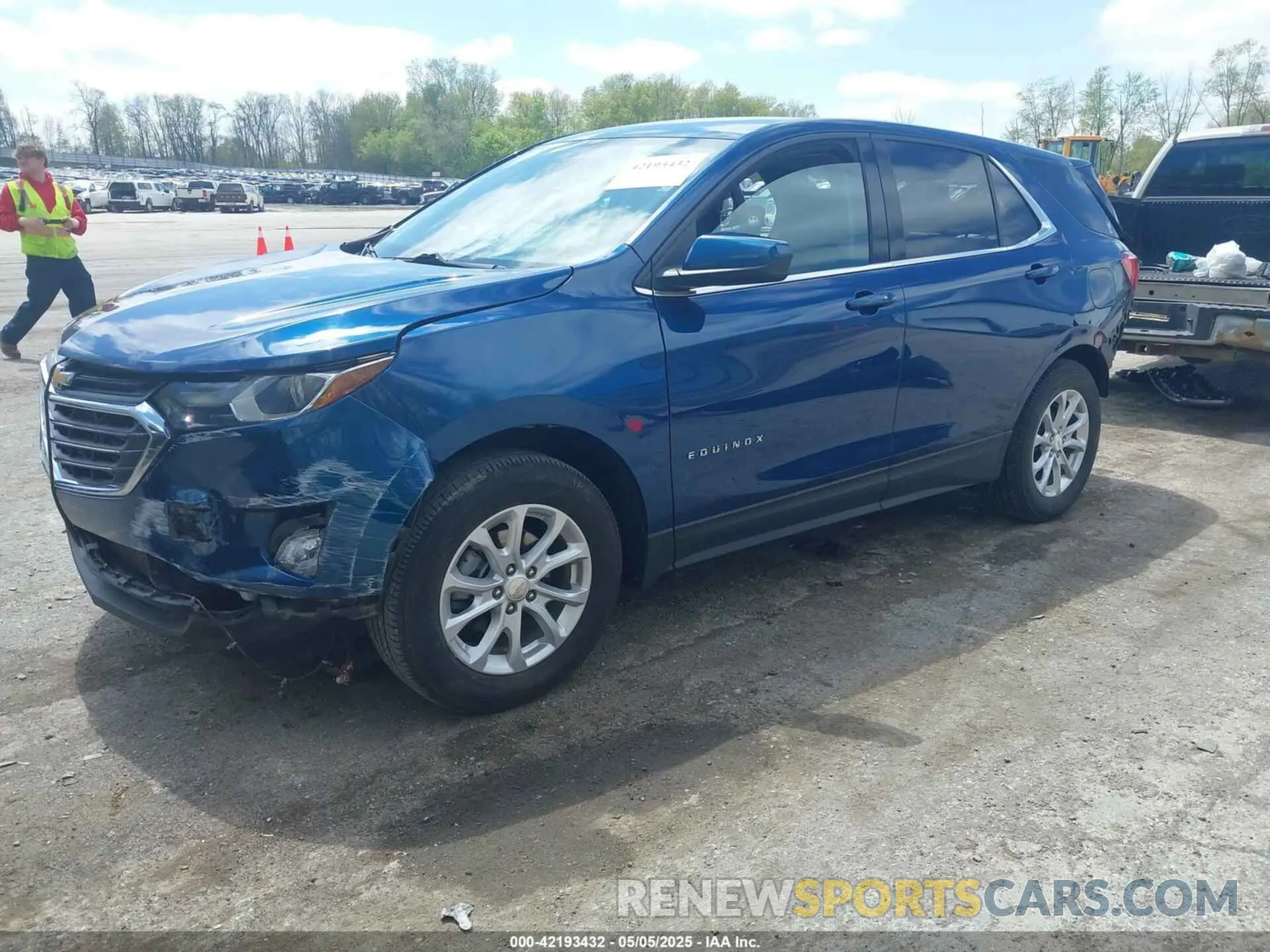 2 Photograph of a damaged car 3GNAXTEV8LL105289 CHEVROLET EQUINOX 2020