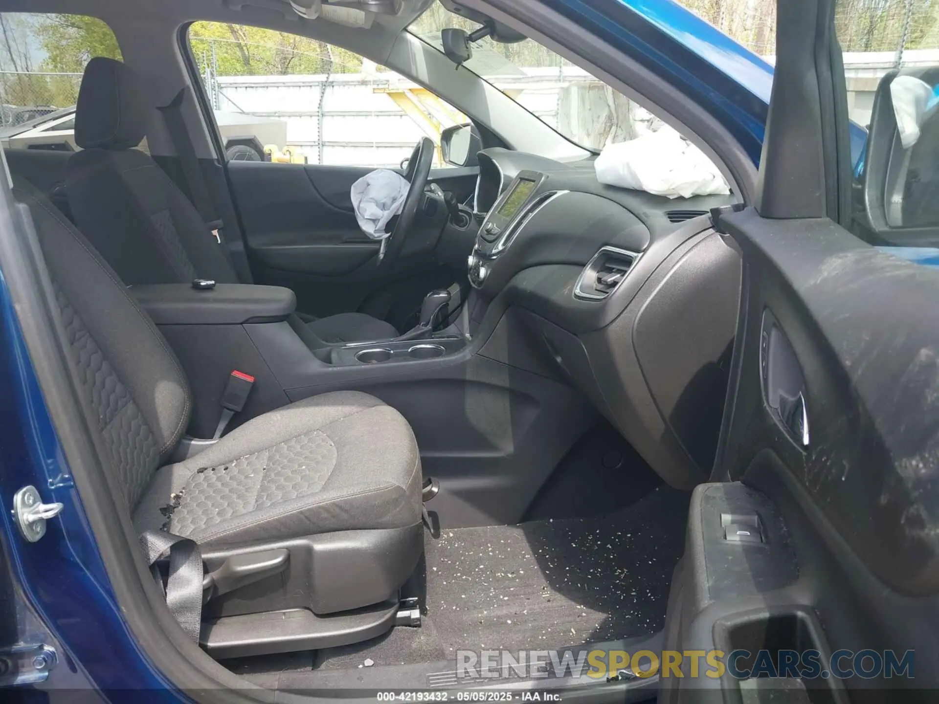 5 Photograph of a damaged car 3GNAXTEV8LL105289 CHEVROLET EQUINOX 2020
