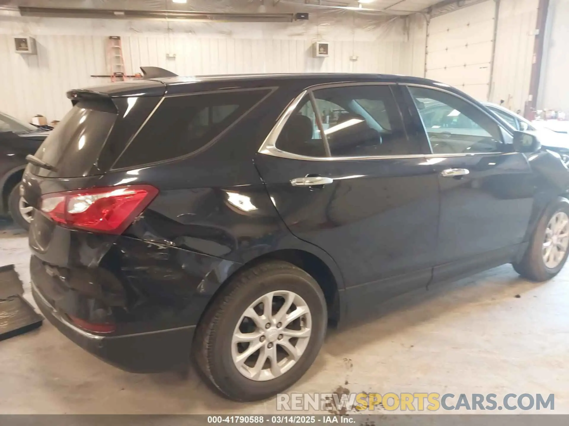 4 Photograph of a damaged car 3GNAXTEV8LS601344 CHEVROLET EQUINOX 2020