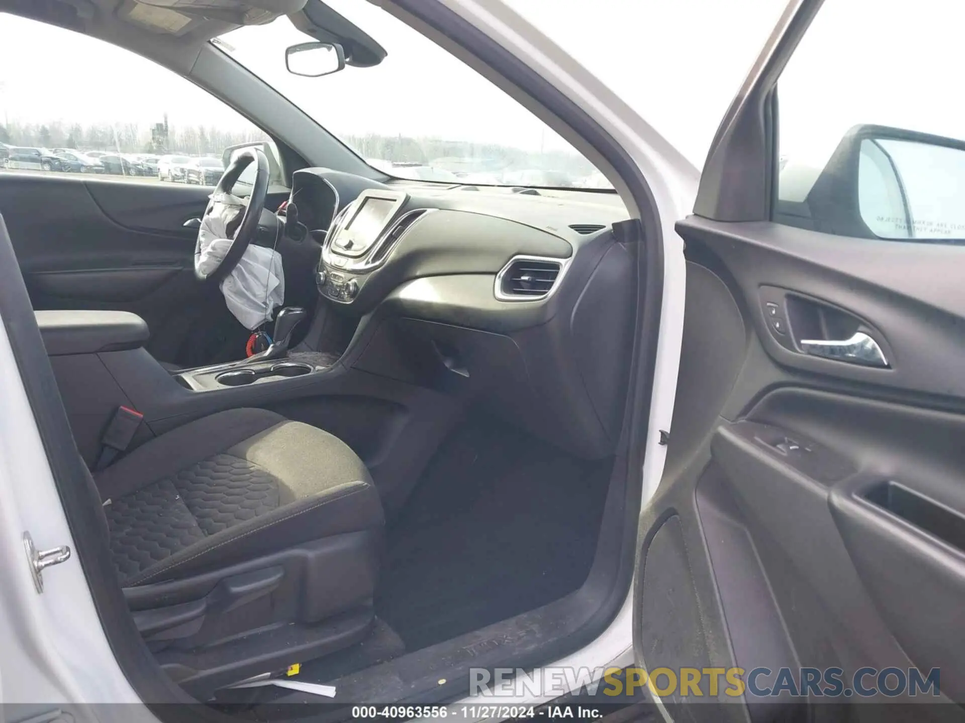5 Photograph of a damaged car 3GNAXTEV8LS737926 CHEVROLET EQUINOX 2020