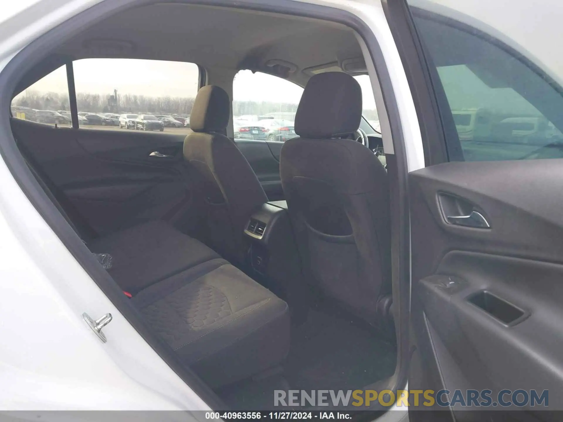 8 Photograph of a damaged car 3GNAXTEV8LS737926 CHEVROLET EQUINOX 2020