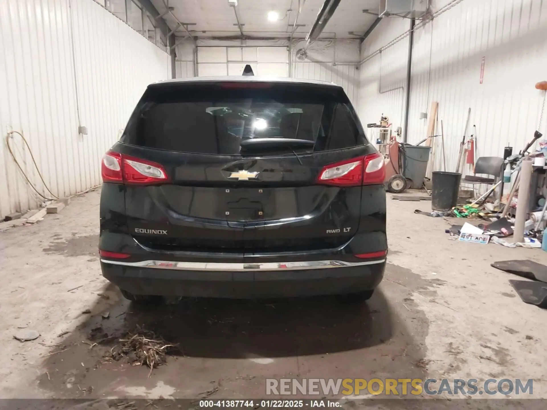 17 Photograph of a damaged car 3GNAXUEV0LL293831 CHEVROLET EQUINOX 2020