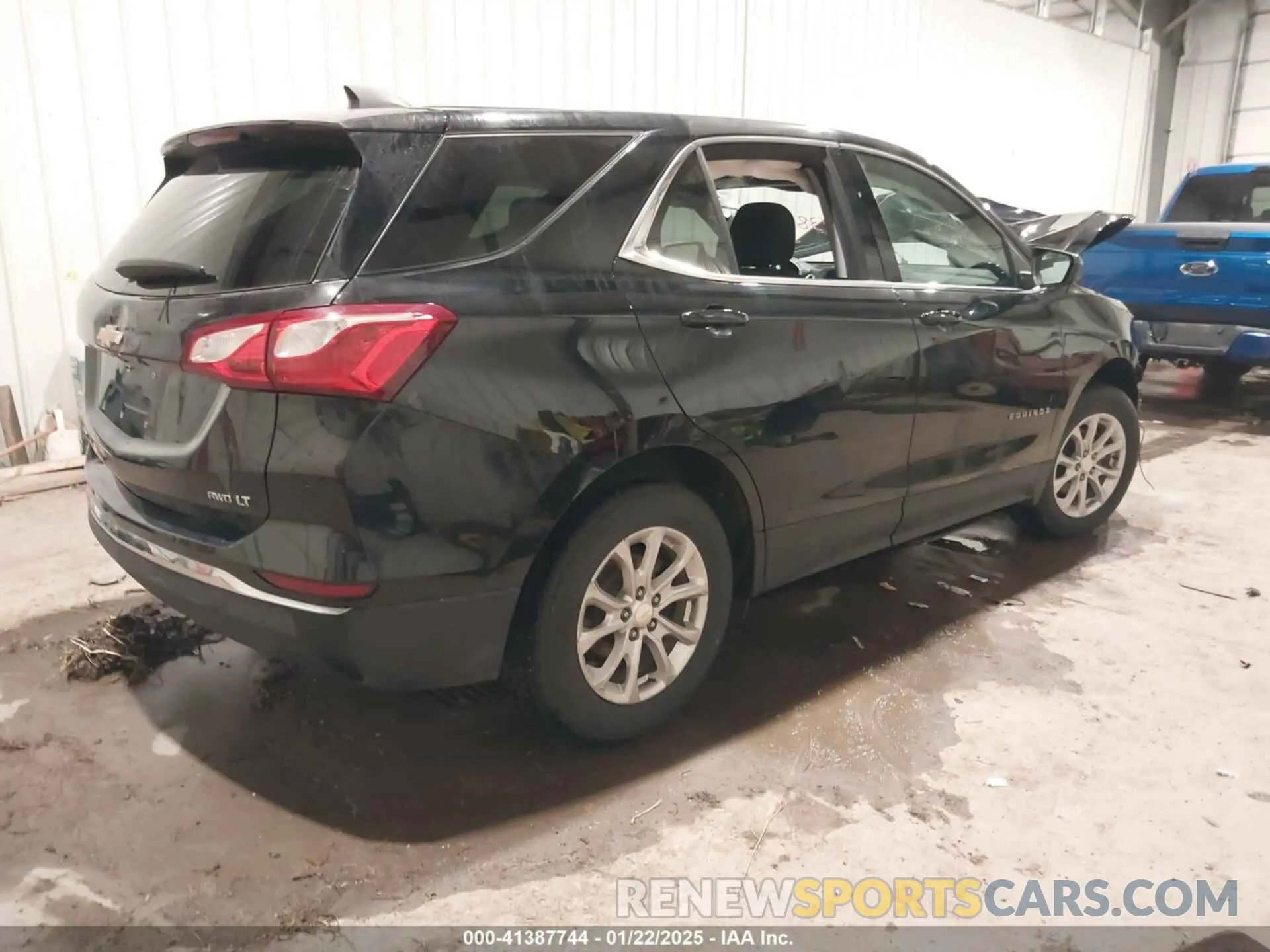 4 Photograph of a damaged car 3GNAXUEV0LL293831 CHEVROLET EQUINOX 2020