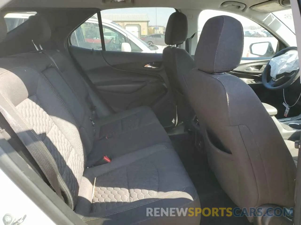 11 Photograph of a damaged car 3GNAXUEV0LS508243 CHEVROLET EQUINOX 2020