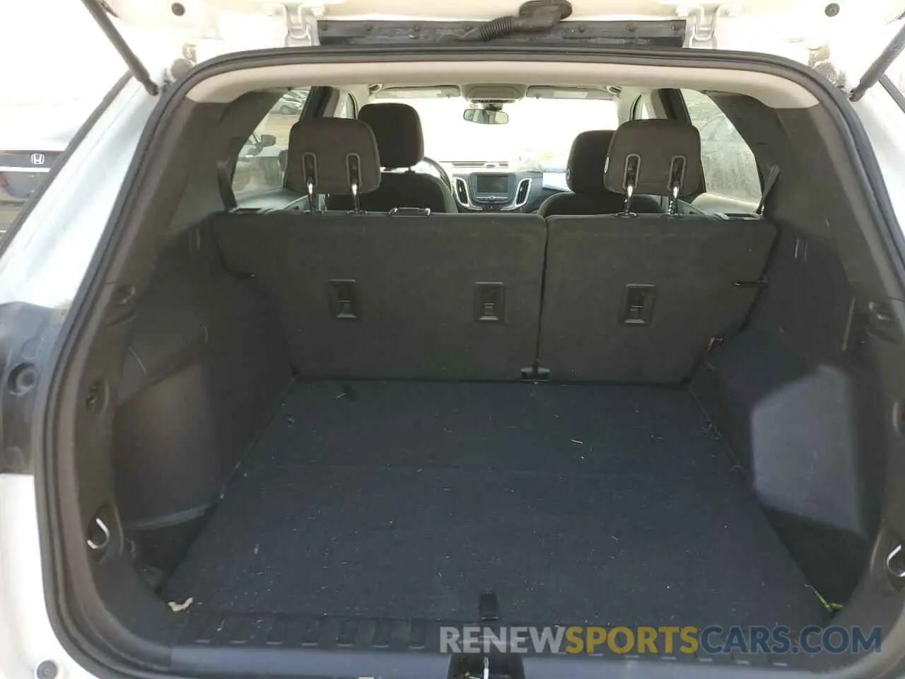 6 Photograph of a damaged car 3GNAXUEV0LS508243 CHEVROLET EQUINOX 2020