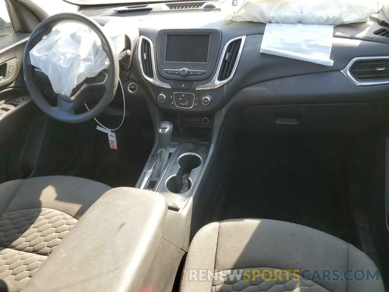 8 Photograph of a damaged car 3GNAXUEV0LS508243 CHEVROLET EQUINOX 2020