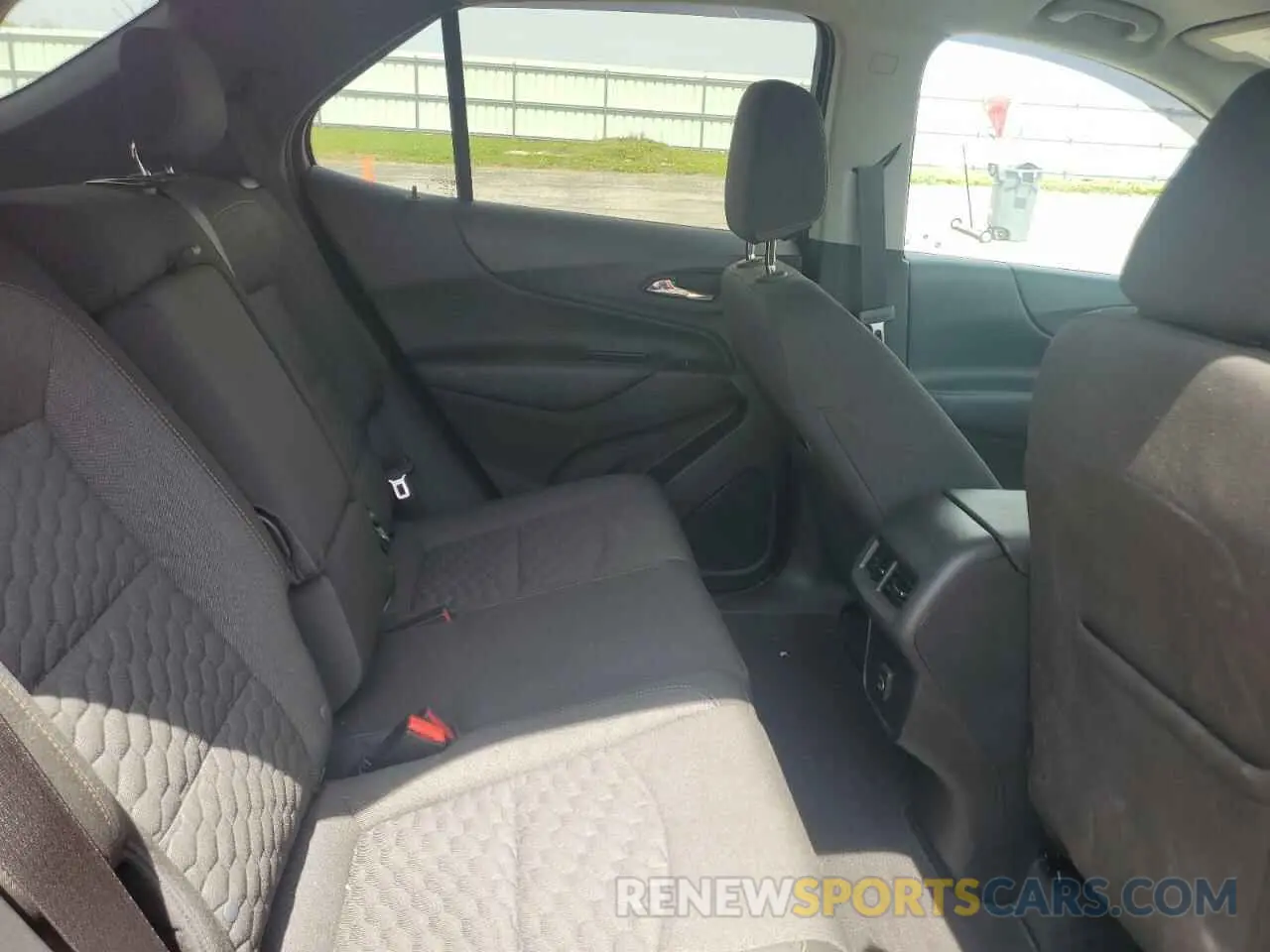 11 Photograph of a damaged car 3GNAXUEV0LS657722 CHEVROLET EQUINOX 2020