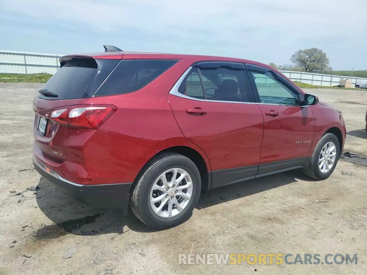 3 Photograph of a damaged car 3GNAXUEV0LS657722 CHEVROLET EQUINOX 2020