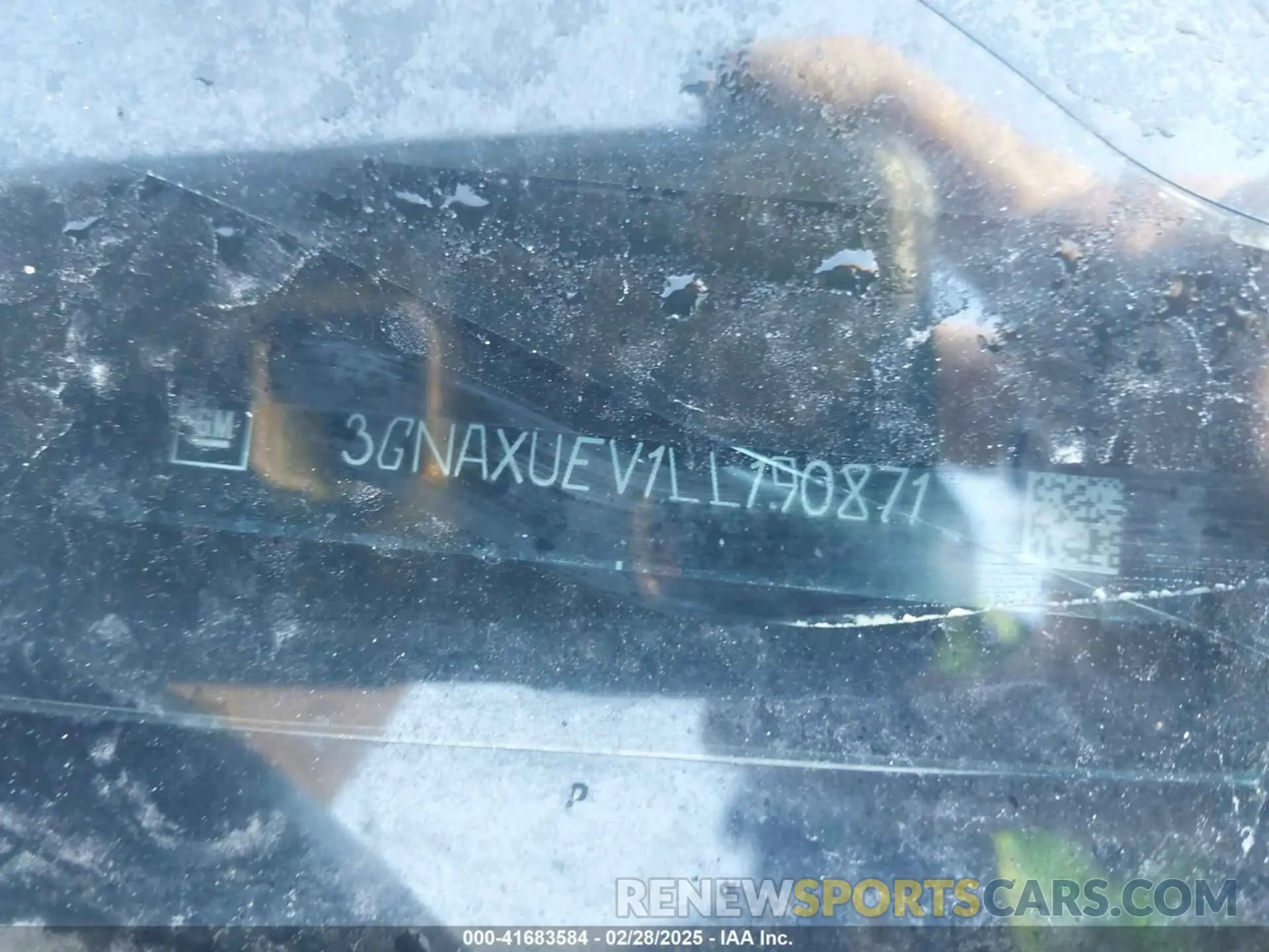 17 Photograph of a damaged car 3GNAXUEV1LL190871 CHEVROLET EQUINOX 2020
