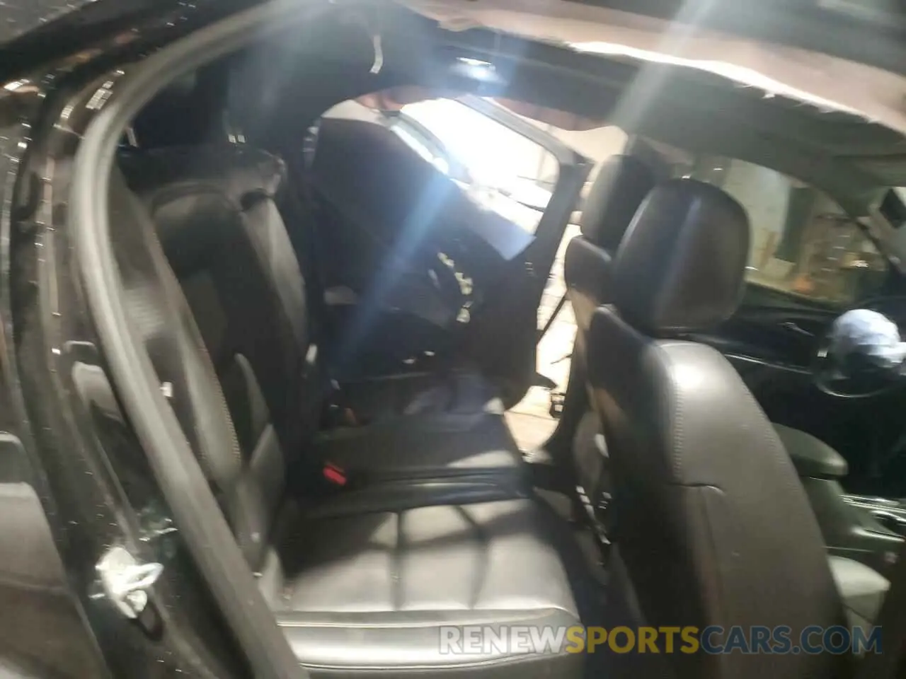 11 Photograph of a damaged car 3GNAXUEV1LL286323 CHEVROLET EQUINOX 2020